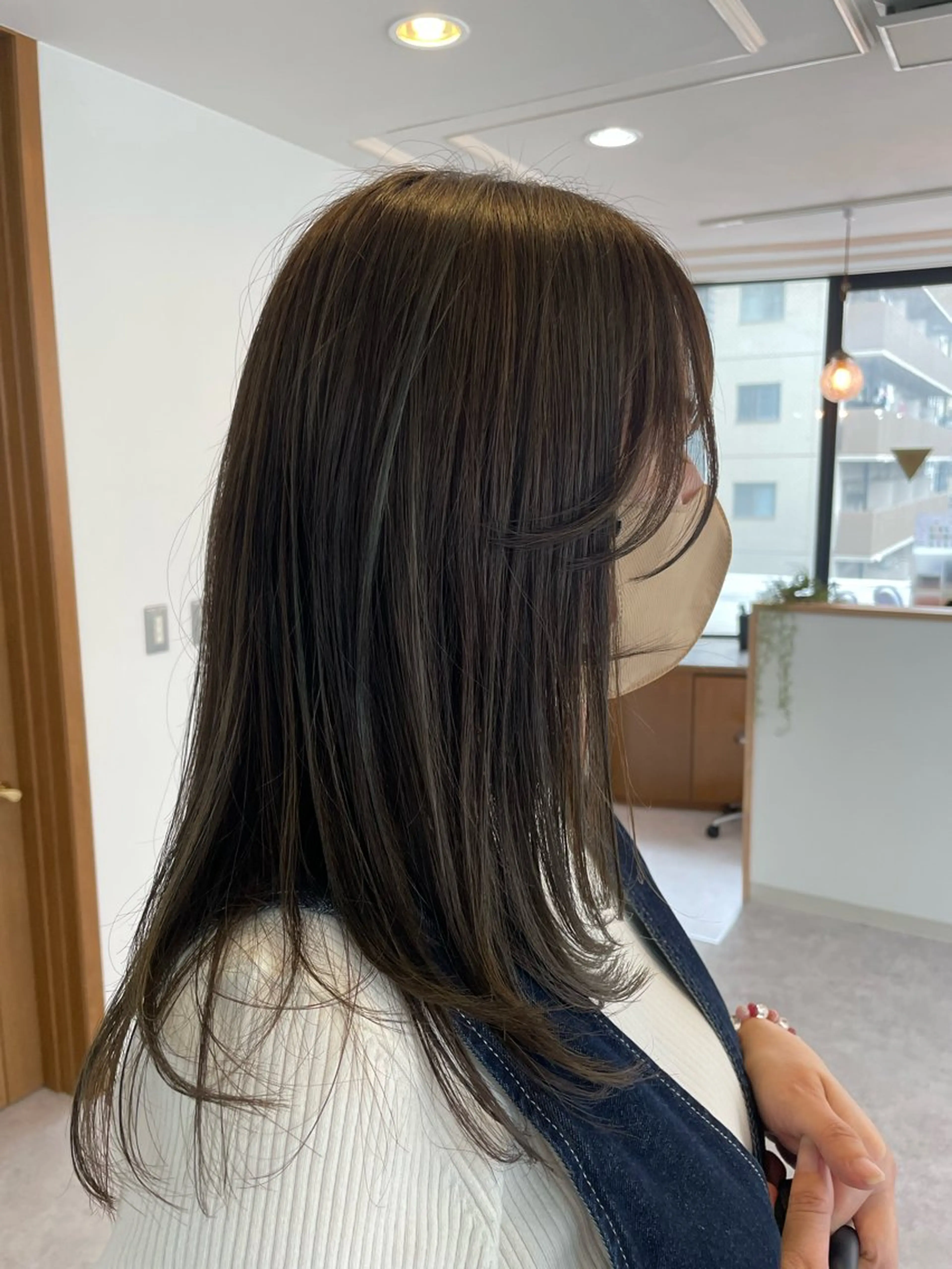 ロング カラー 透明感カラー レイヤーカット Mina/岡山/矯正 ブリーチ/レイヤーのヘアスタイル