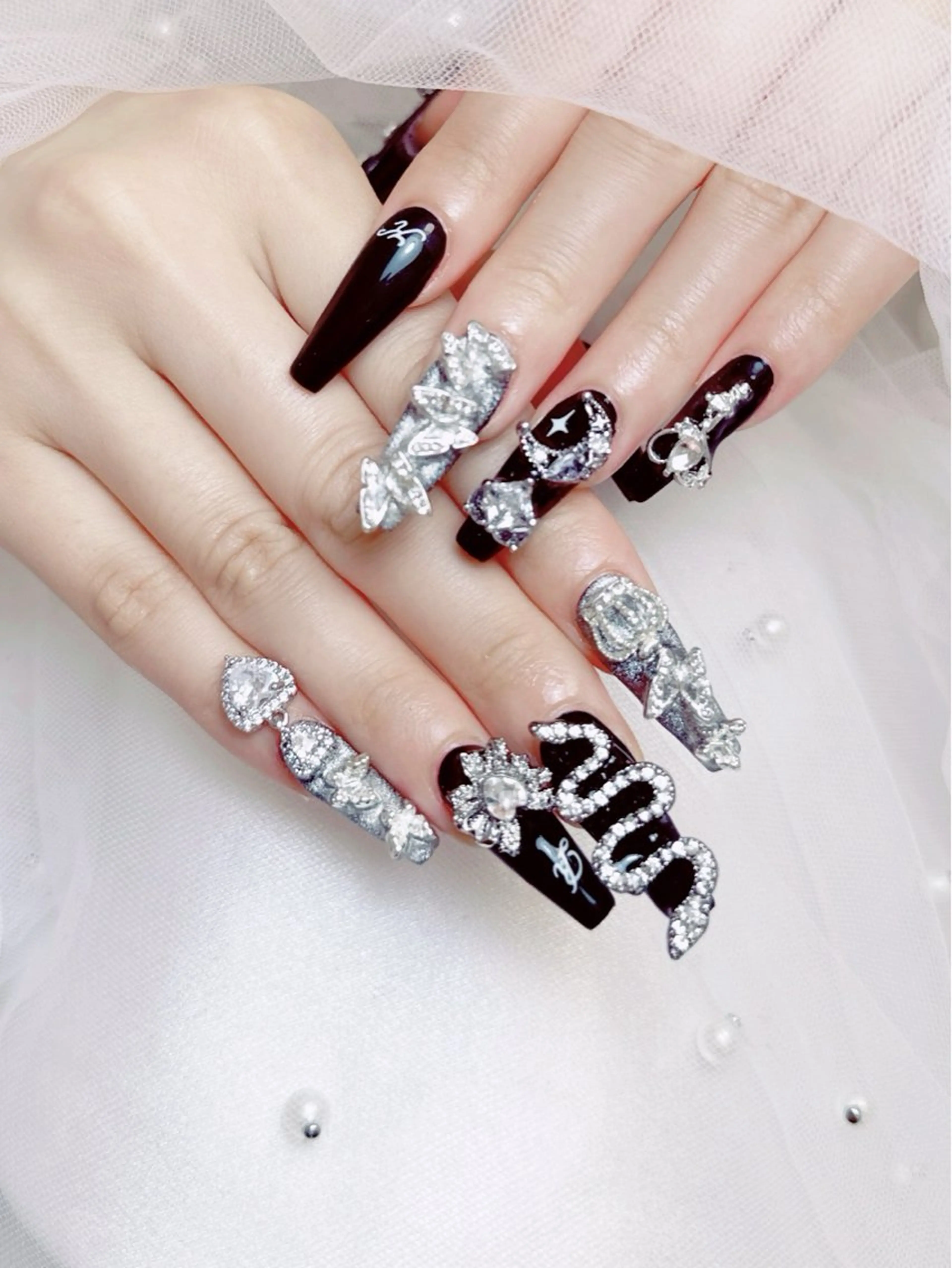 ネイル フレンチネイル ジェルネイル ハート 韓国ネイル マグネットネイル ハンドネイル ネイルサロン lotusのネイルデザイン