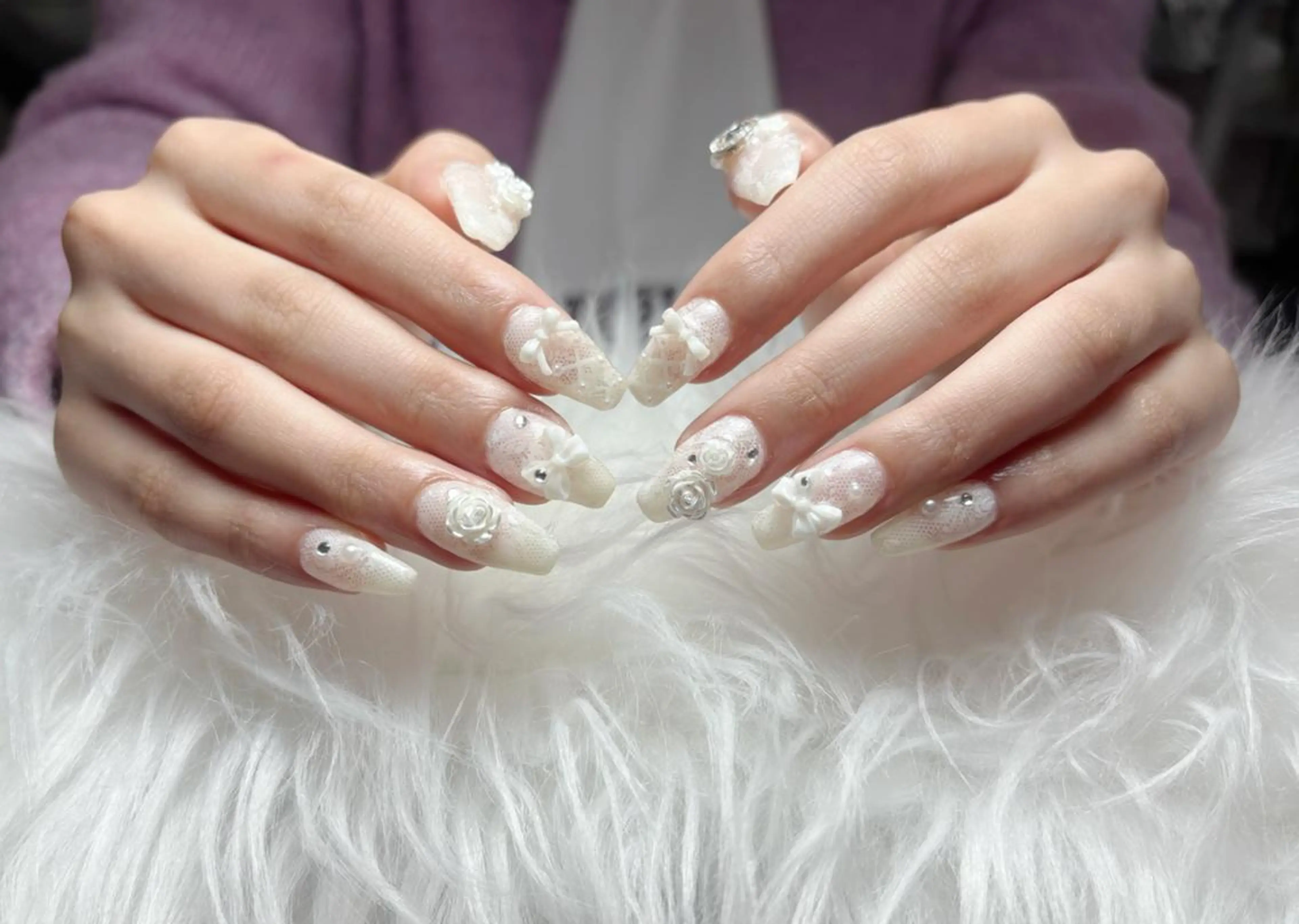 ネイル アニマル柄 オーロラネイル チークネイル フラッシュネイル ジェルネイル Mio💖Belle Nail Salonのネイルデザイン