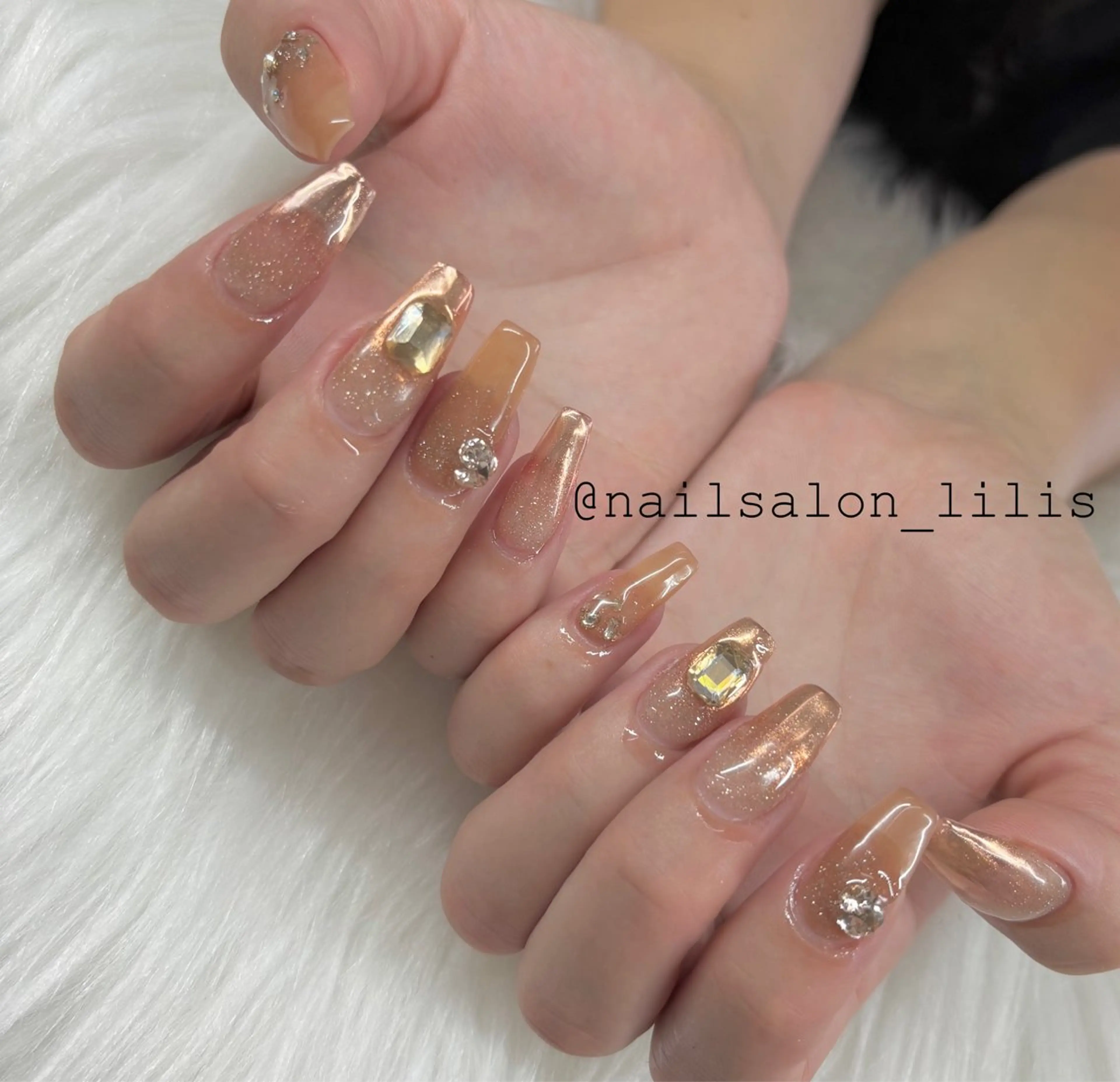 ネイル フラッシュネイル ミラーネイル ハンドネイル nailsalon lilis所属・nailsalon Lilisのネイルデザイン
