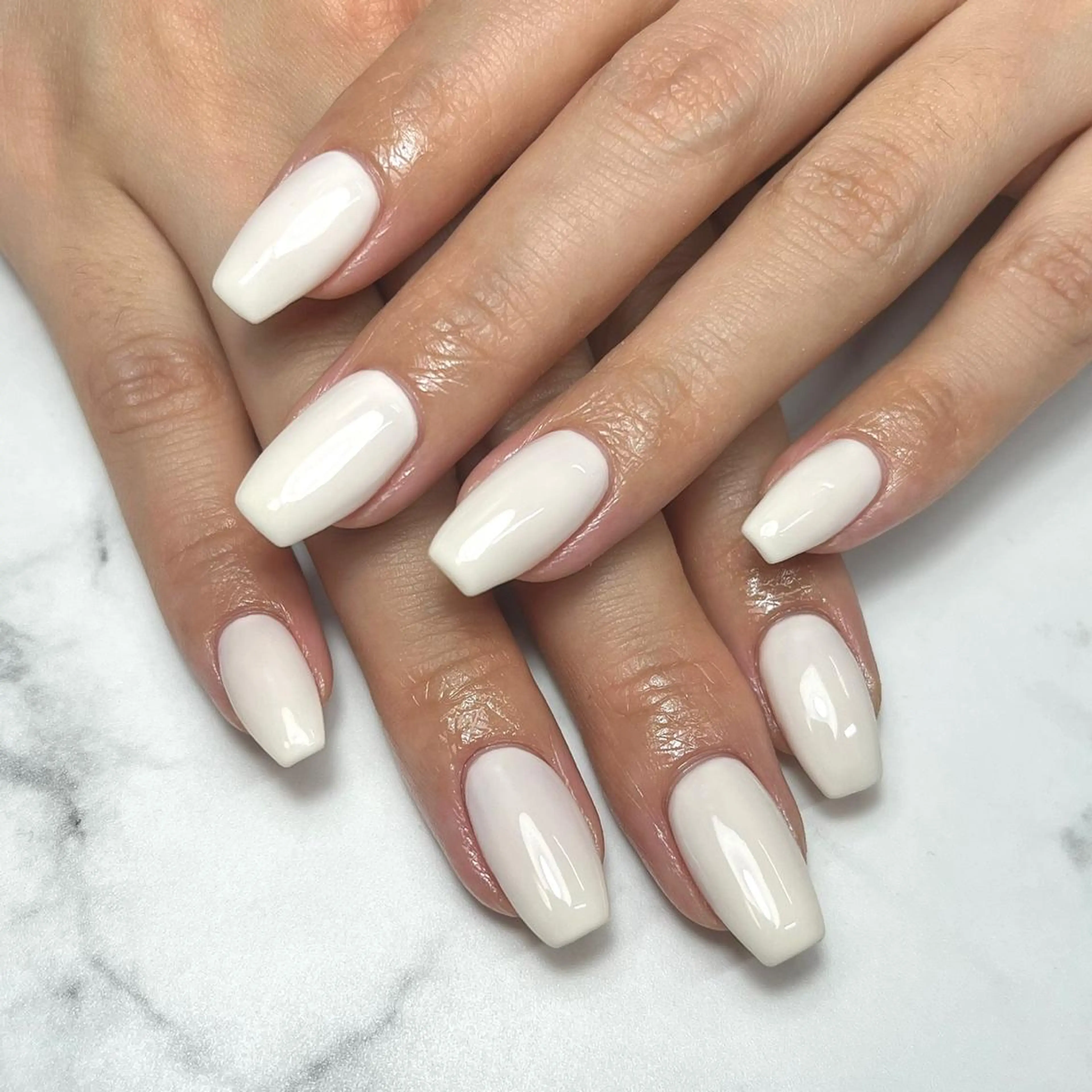 ネイル 持ち込み オフィスネイル ワンカラーネイル シンプルネイル スクエアネイル ハンドネイル NAIL NOWのネイルデザイン