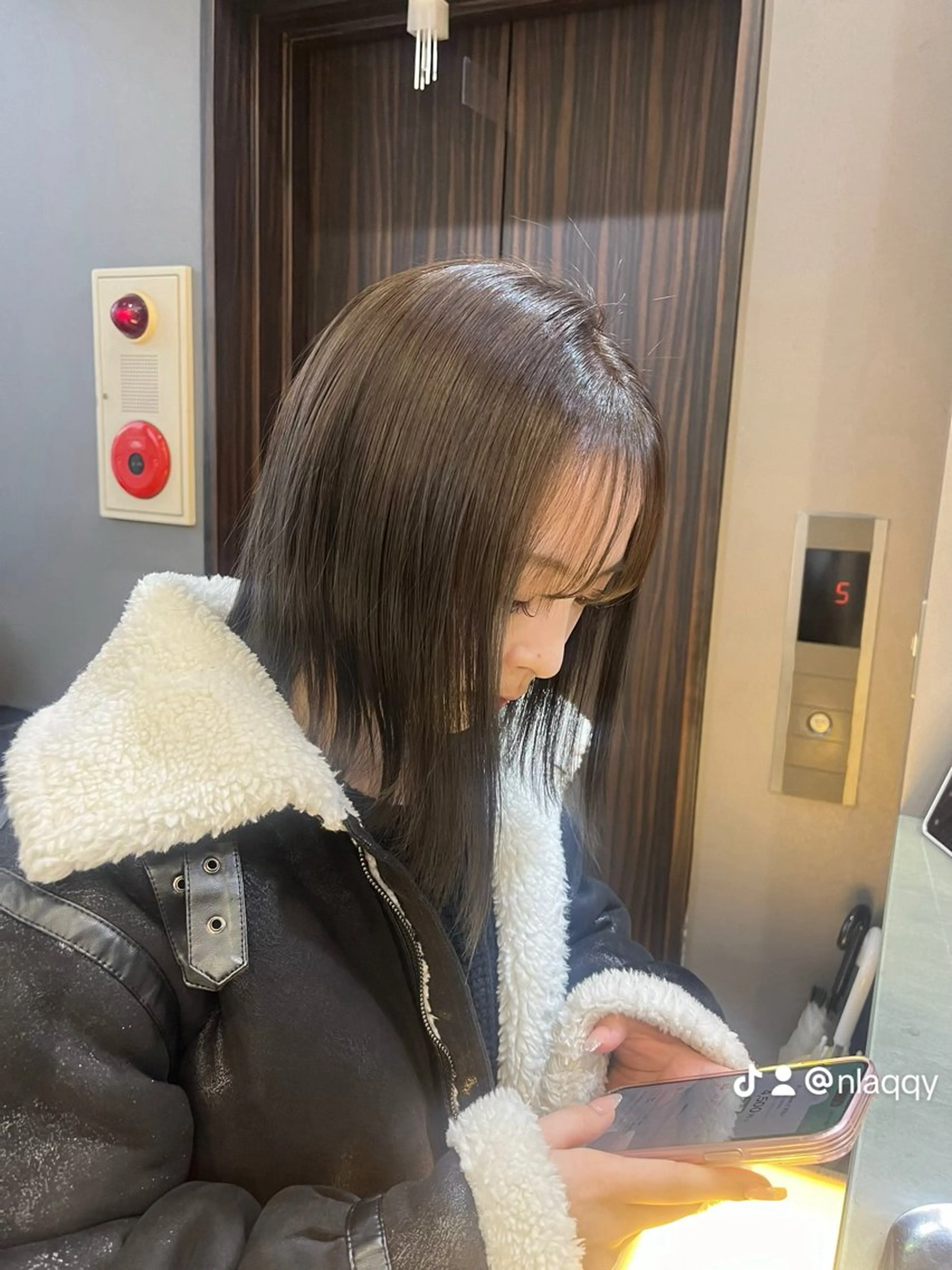 ミディアム カラー ユイ☆レイヤーカット ヘアセット/ブリーチのヘアスタイル