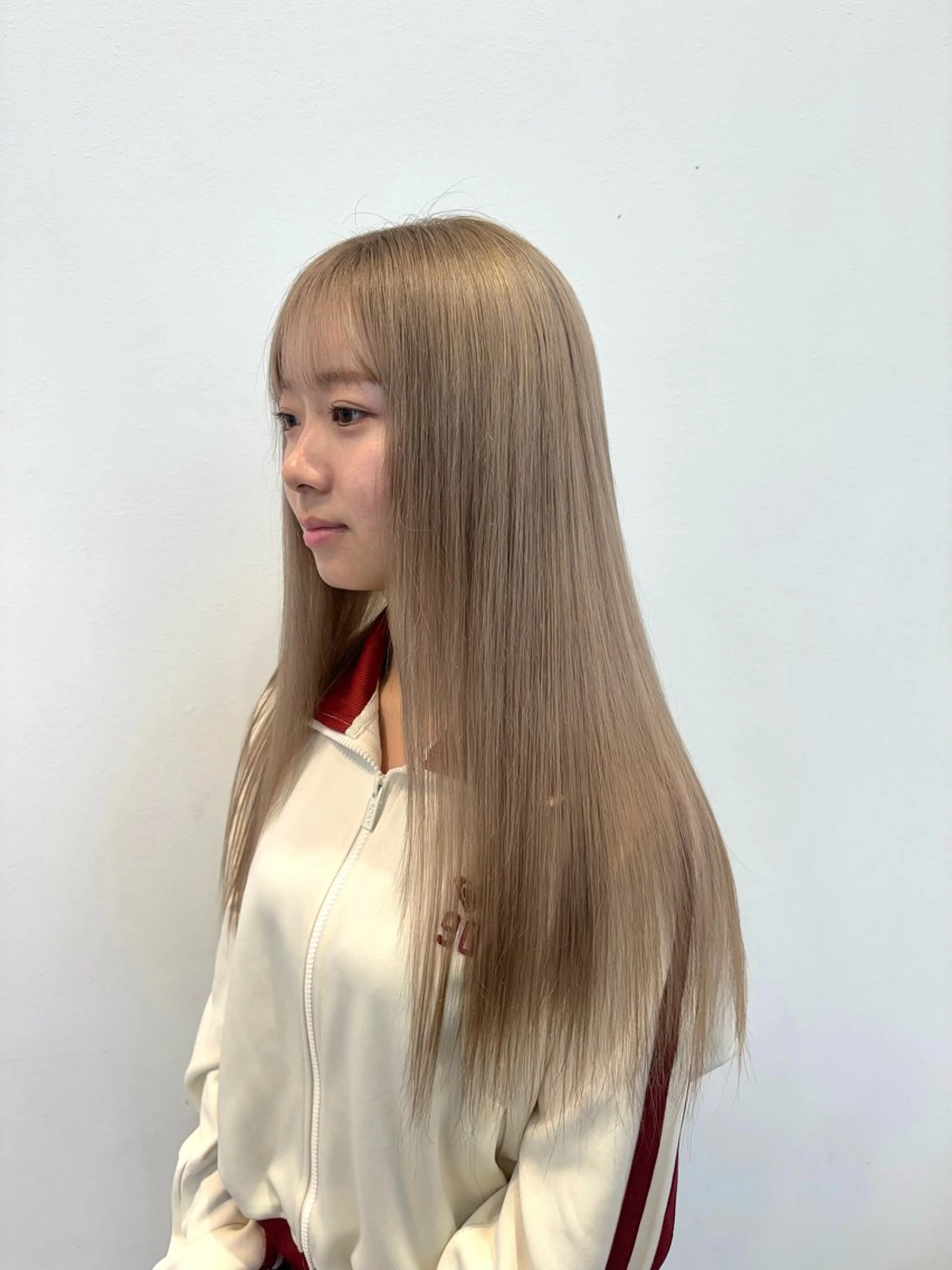 ロング カラー ヘアカラー トリートメント 堀越 美羽のヘアスタイル