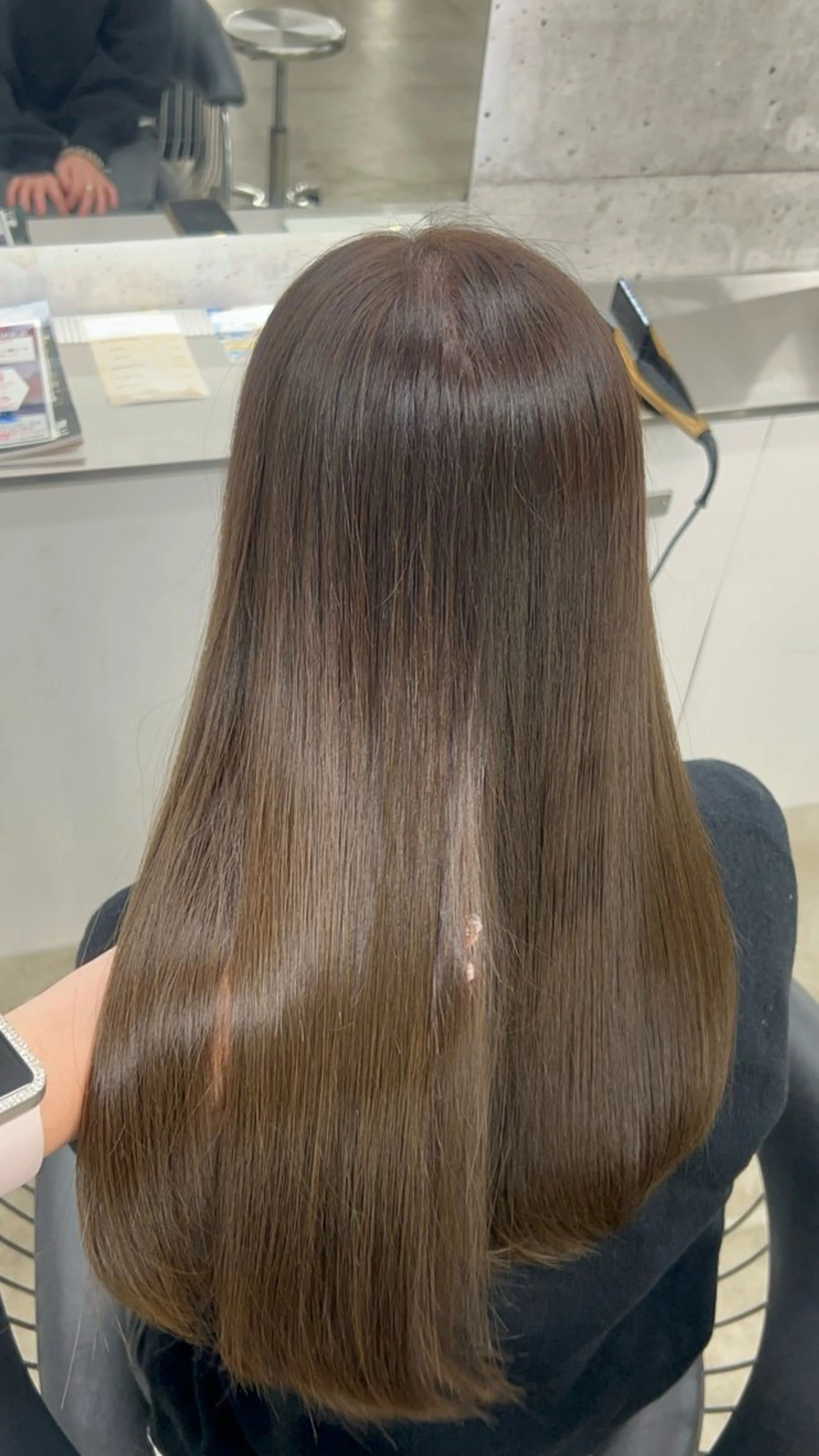 ロング 縮毛矯正 みく/韓国風艶カラー /透明感カラーのヘアスタイル