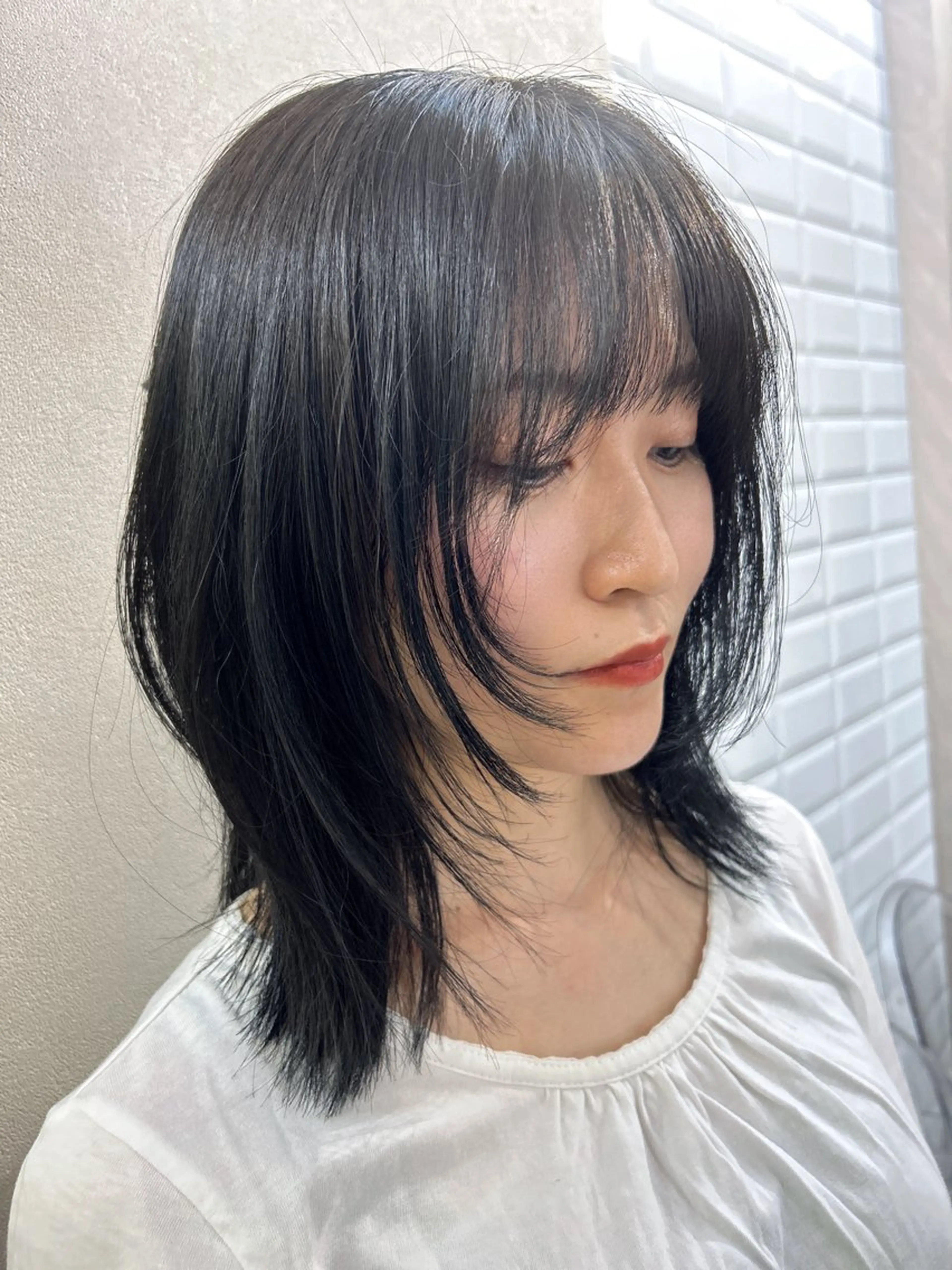 ミディアム カラー 顔まわりレイヤー レイヤーカット カット トリートメント hub hair レイヤー/透明感のヘアスタイル