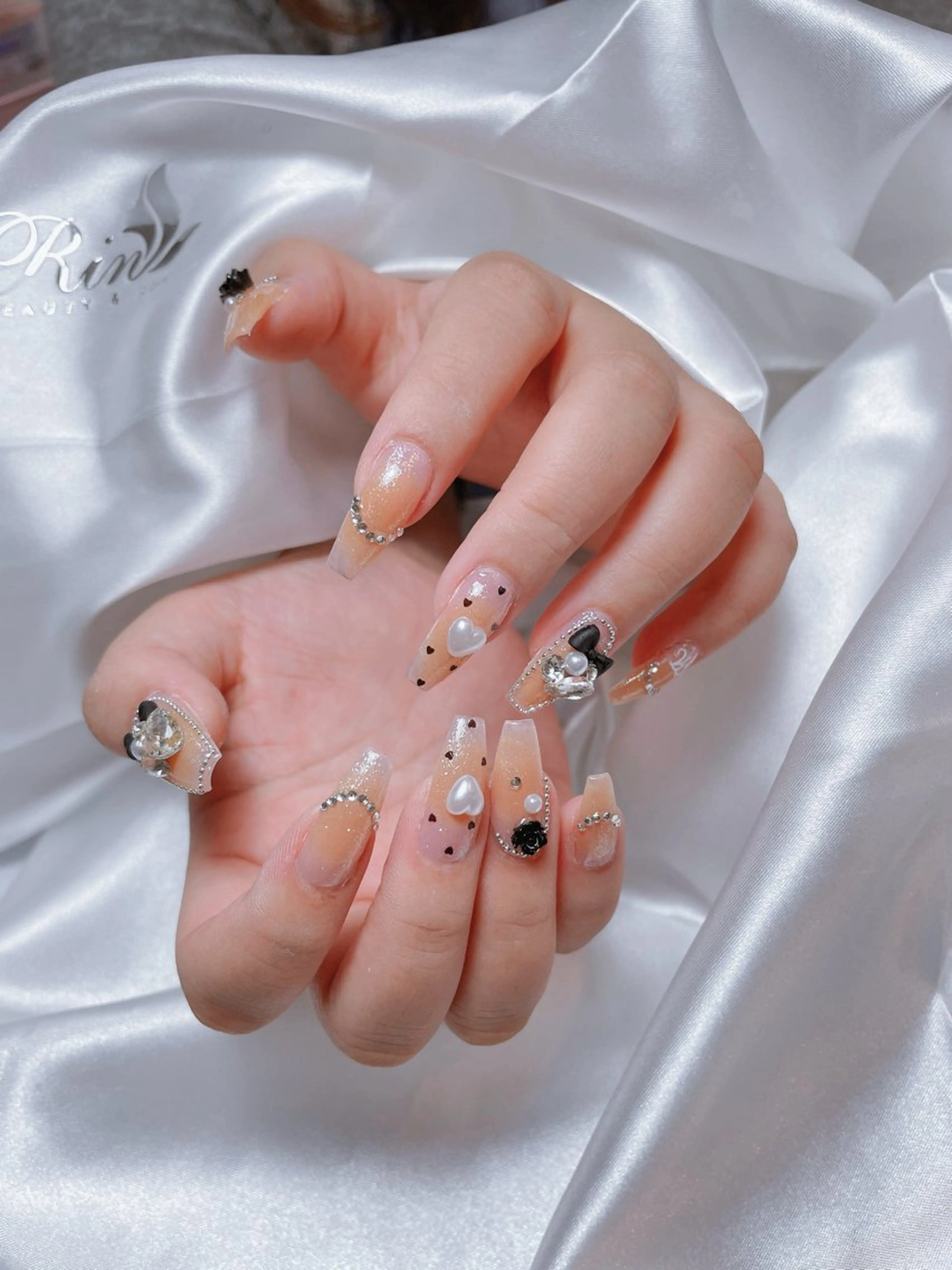 ネイル アートネイル ハロウィン ロングネイル スカルプネイル ネイルチップ Rin Nail 新大久保店のネイルデザイン