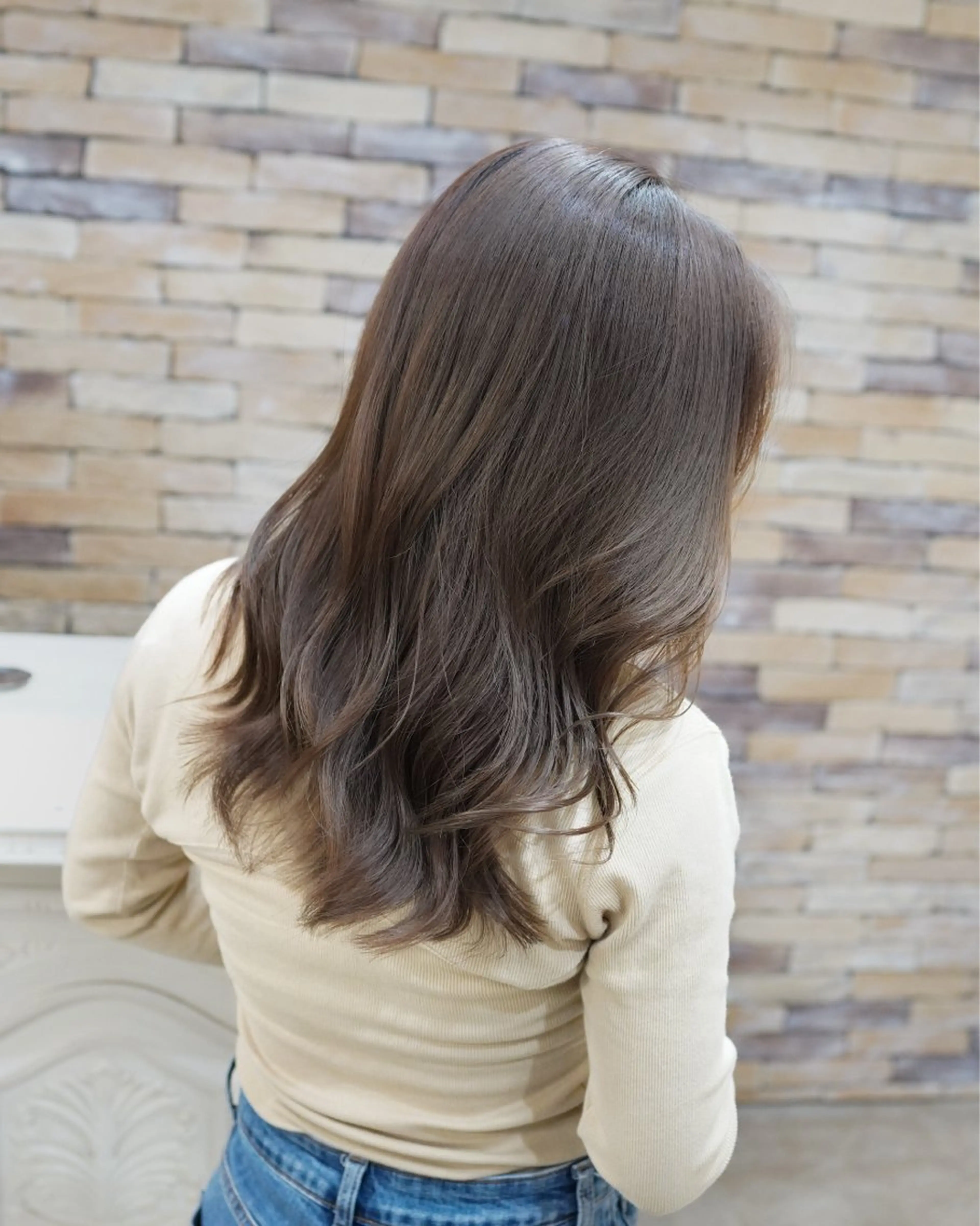 《新規限定❗️》ブリーチなし透明感カラー🌿＋TOKIOトリートメント無料✨補修と艶感up🪞話題の超音波アイロン付きの写真