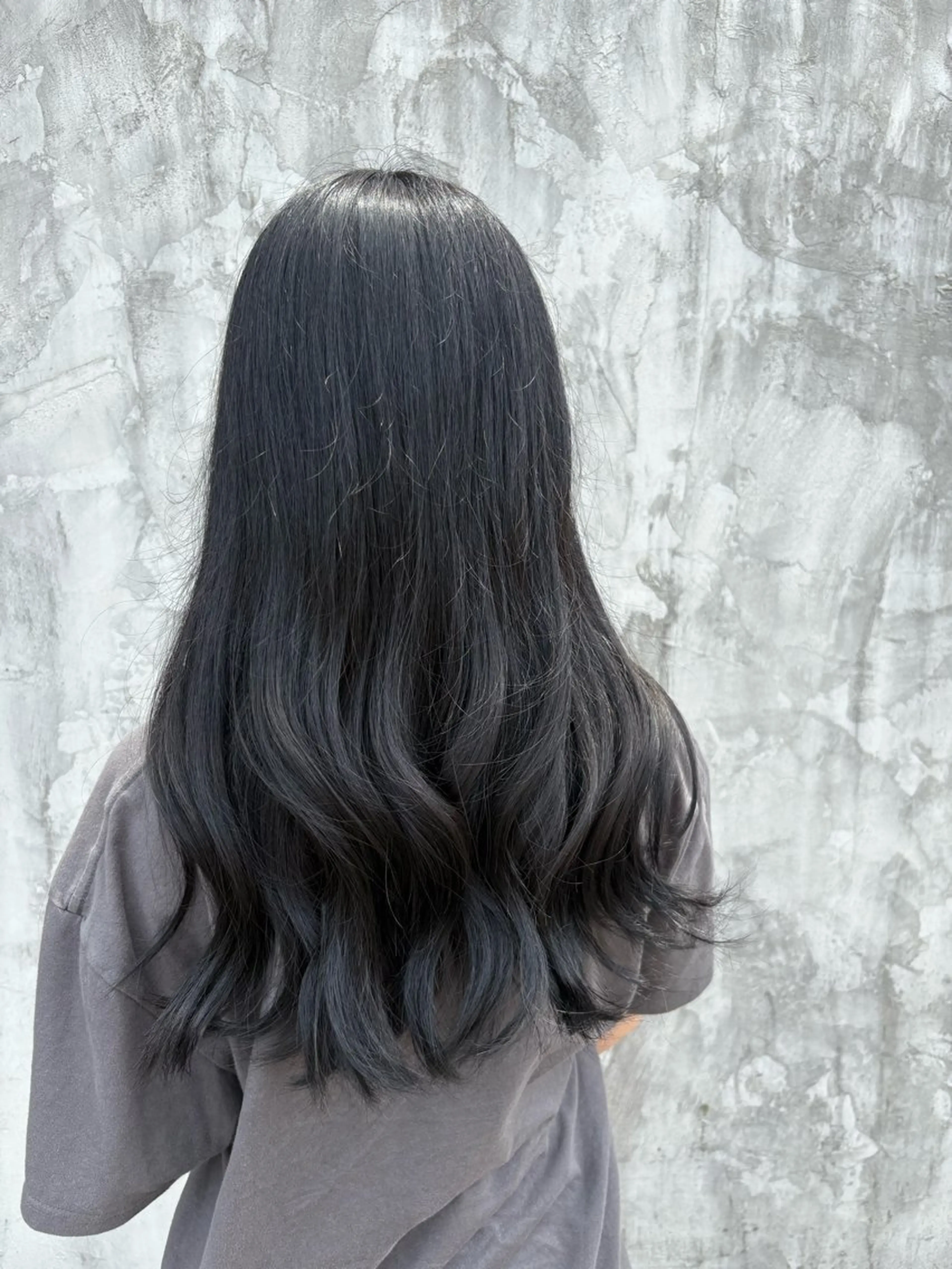 ロング カラー 黒髪 ブルーカラー ブルーブラック ヘアカラー number＋ / 璃々花のヘアスタイル