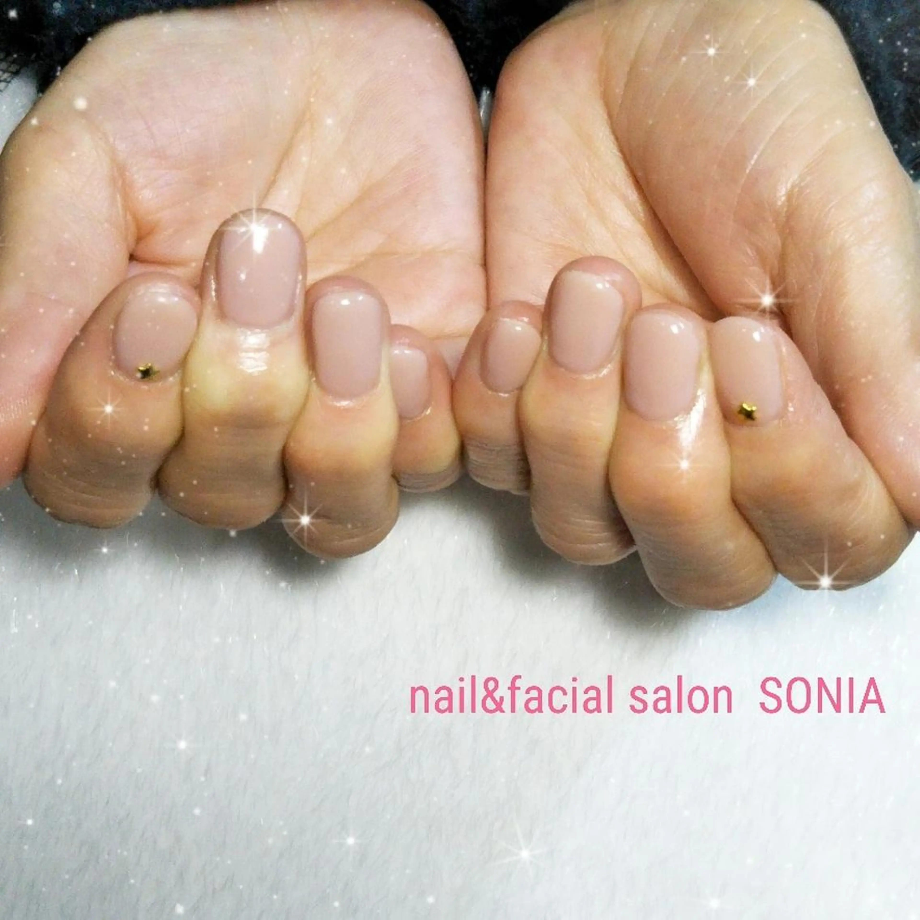 ネイル 小顔・毛穴・たるみ ネイル　似内真樹のエステ・リラクイメージ