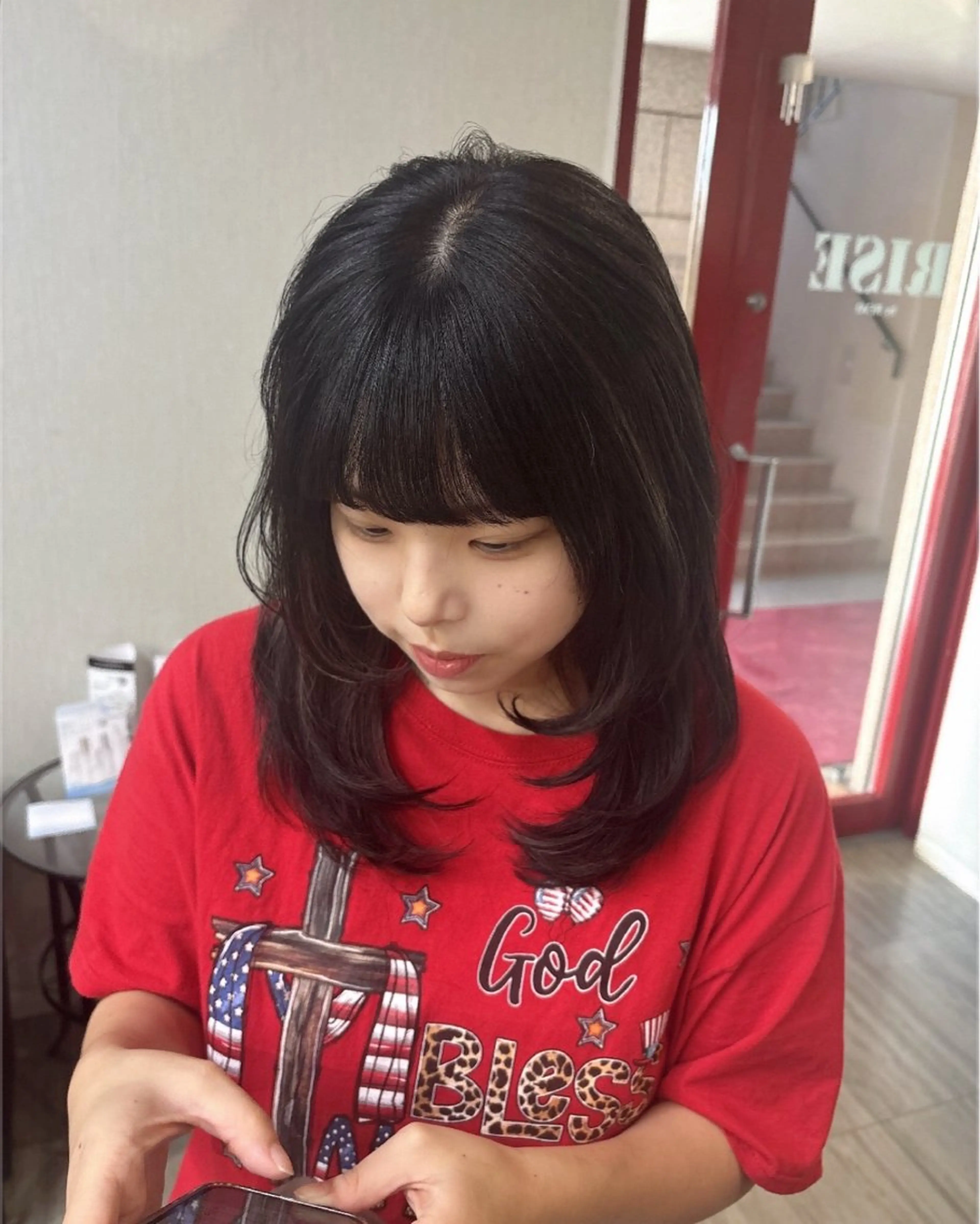 セミロング カラー 髪質改善カラー｜ レイヤー｜小寺 葵のヘアスタイル