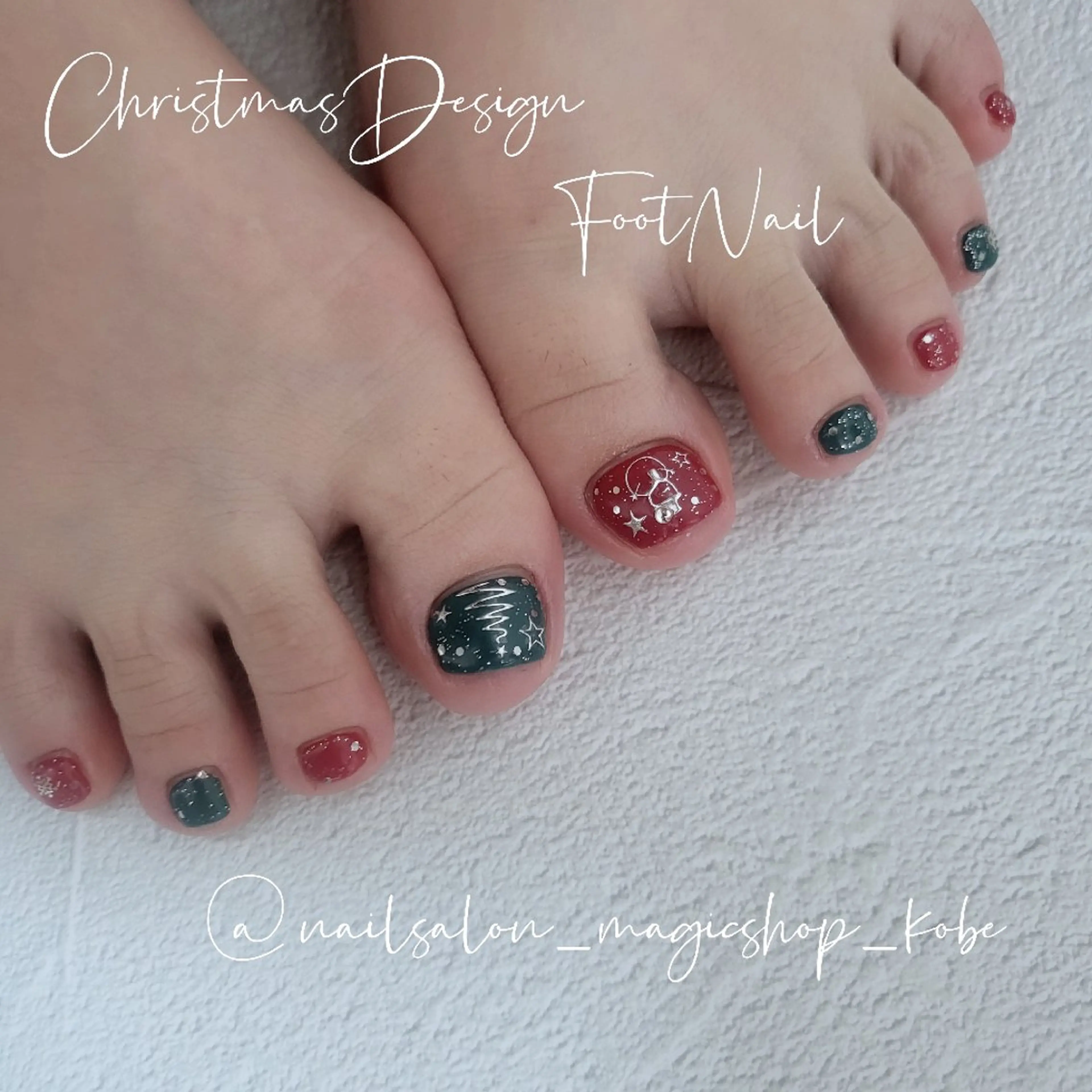 ネイル フットネイル ジェルネイル グリーン ラメ(グリッター) ワンカラーネイル フットネイル Nailsalon MagicShopのネイルデザイン