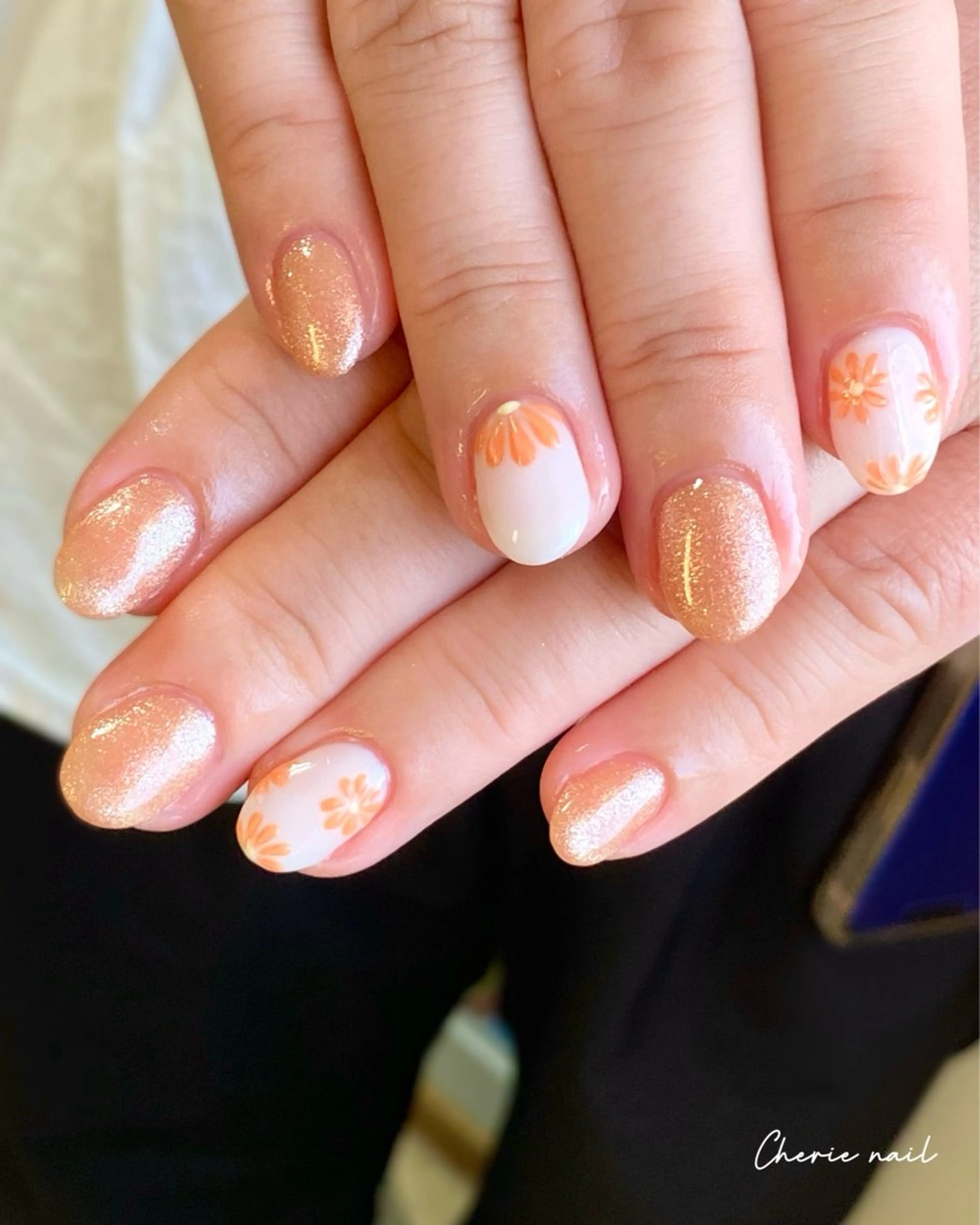 ネイル フラワーネイル ジェルネイル オレンジ ぷっくりネイル 夏ネイル ハンドネイル Cherienail yunaのネイルデザイン