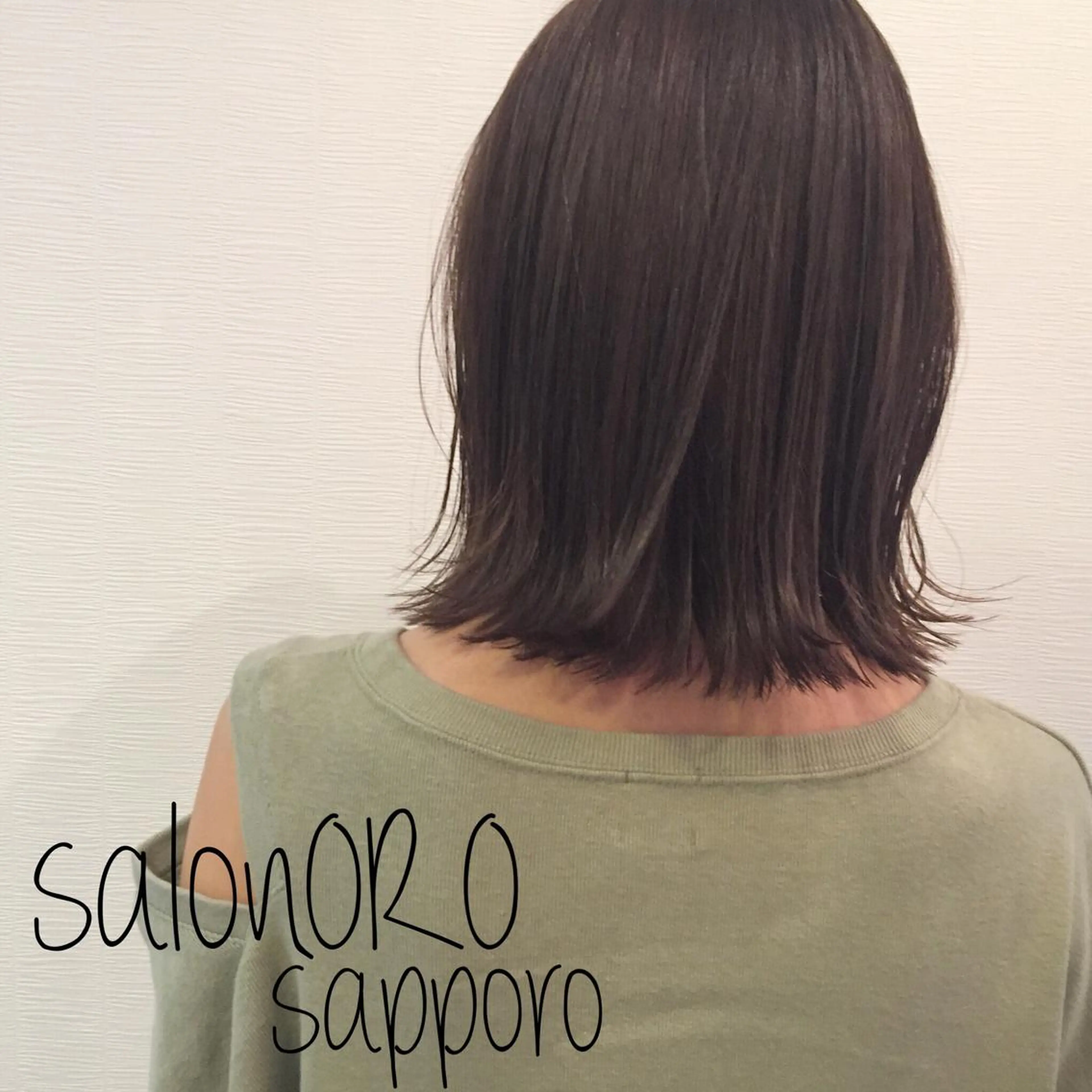 ミディアム カラー 切りっぱなしボブ グレージュ ハイライトカラー インナーカラー ボブ カット ヘアカラー トリートメント 池田 真由美のヘアスタイル