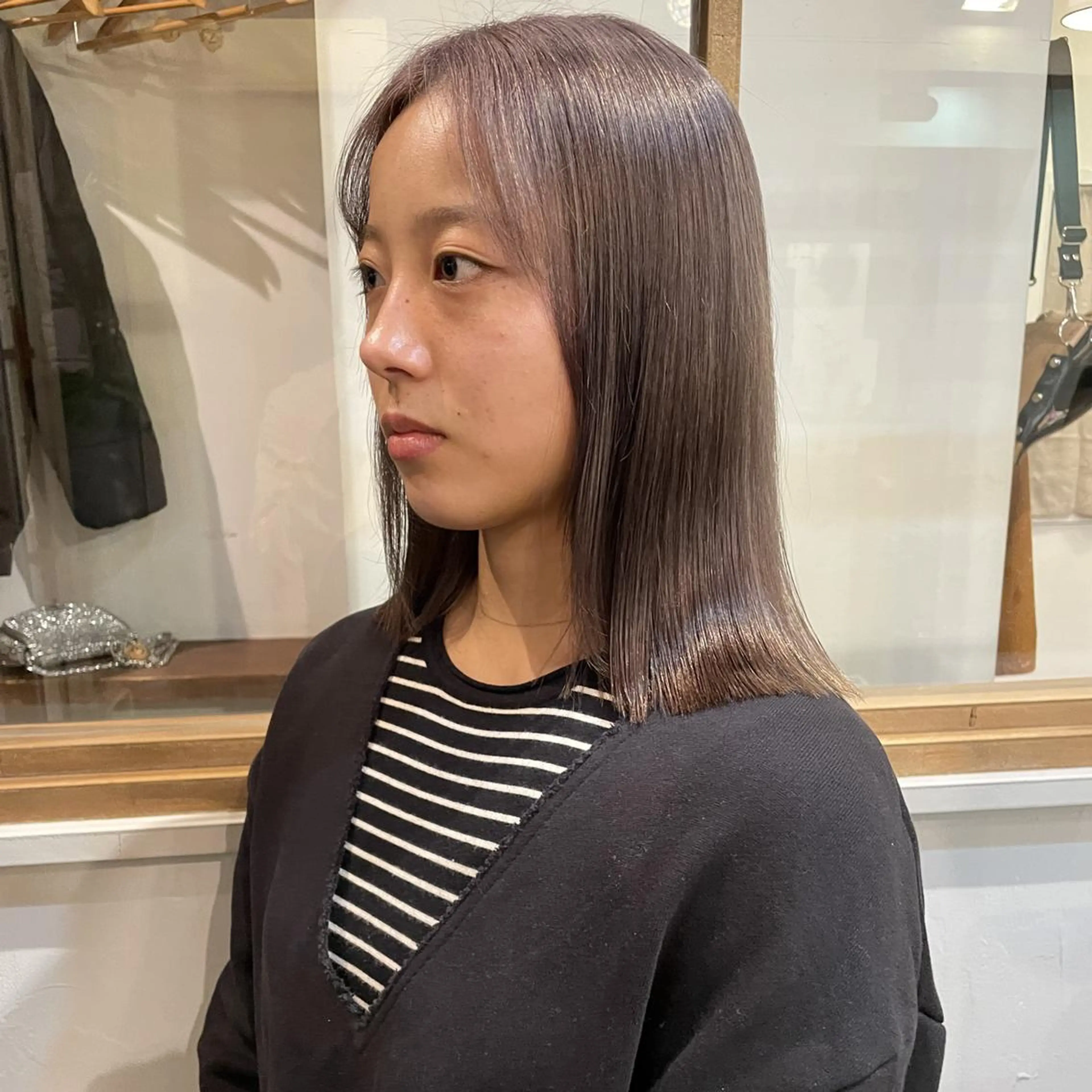 セミロング カラー カット ヘアカラー 神戸元町店 スタッフのヘアスタイル