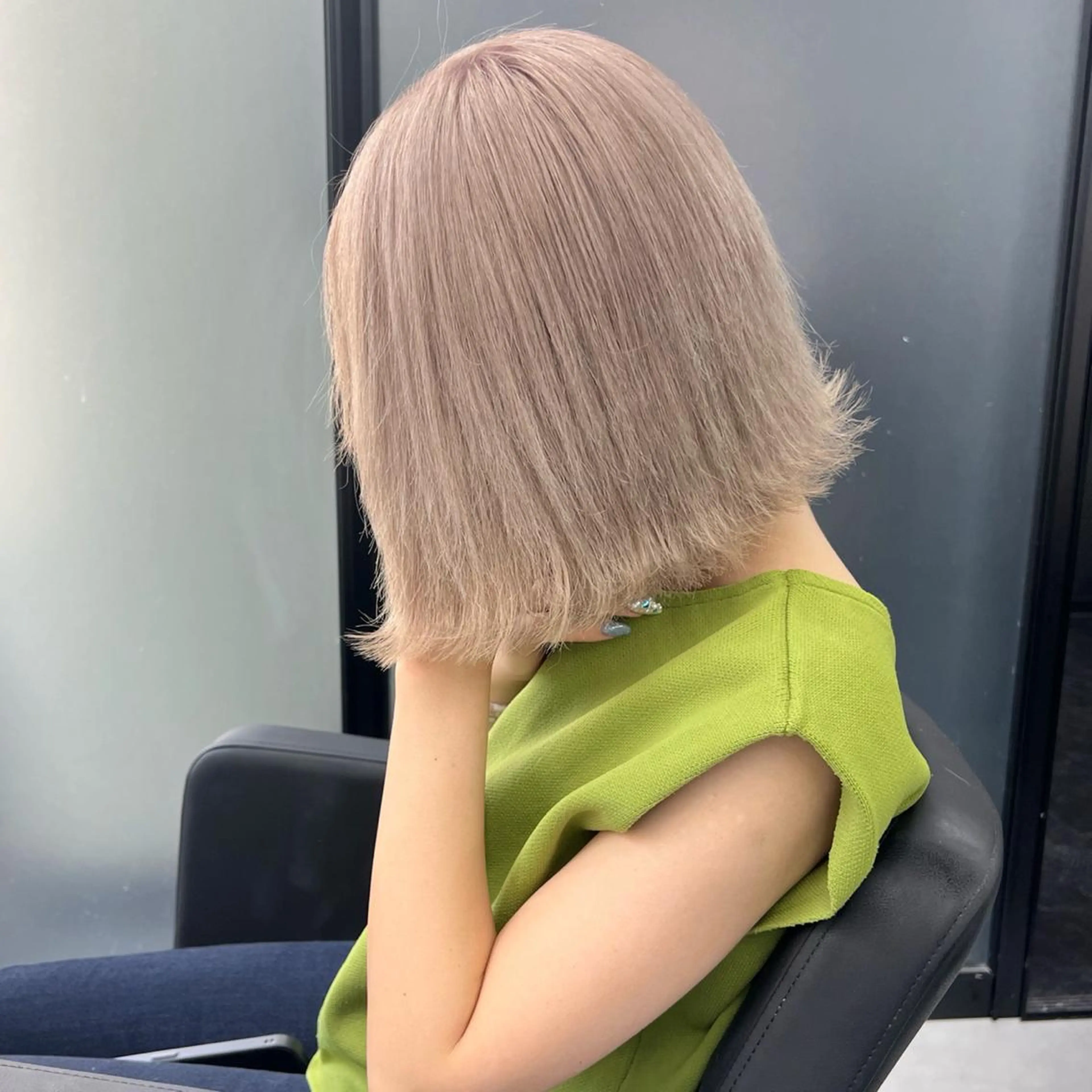 ミディアム カラー シールエクステ ハイトーンカラー エクステ シールエクステ特化 ハイトーン、NANAのヘアスタイル