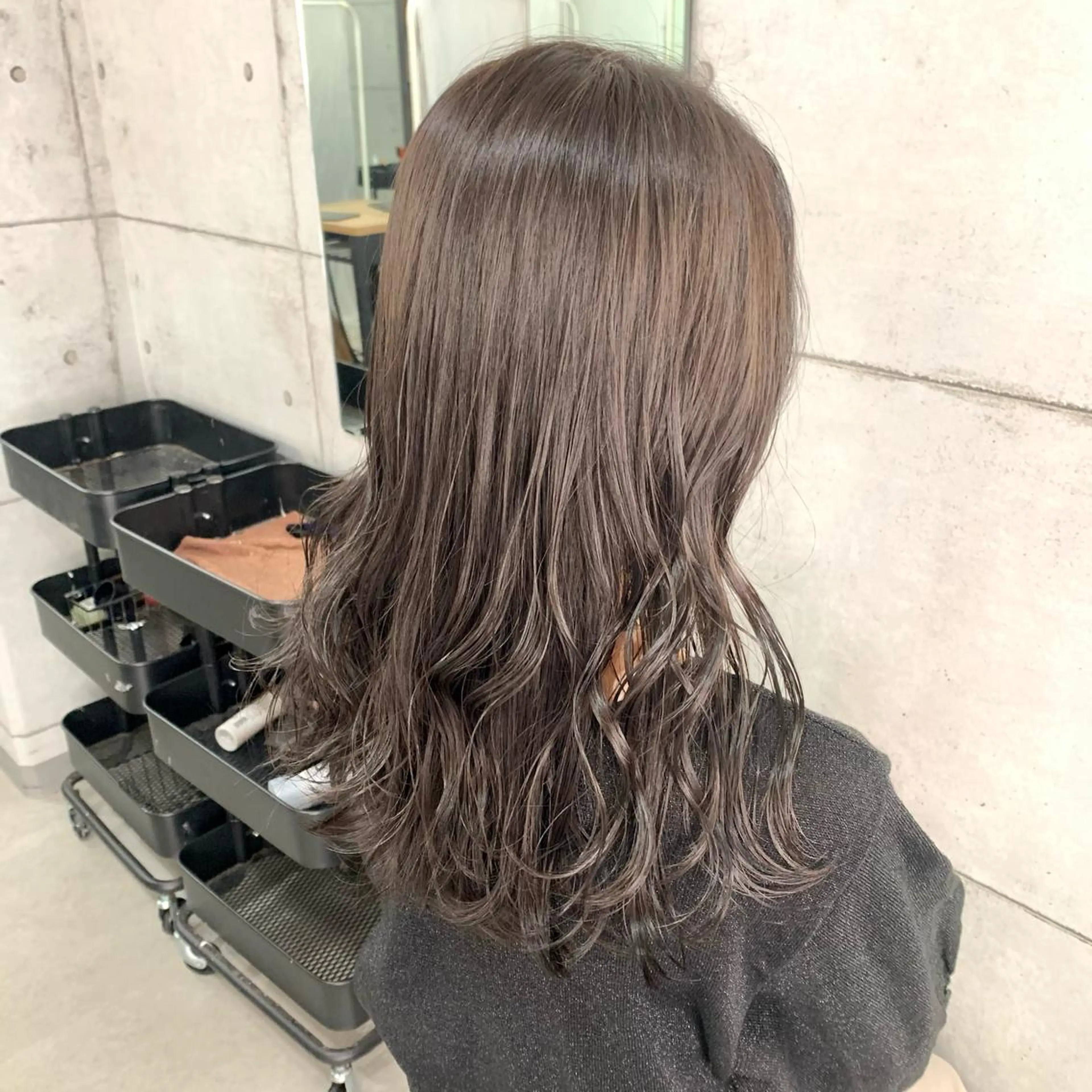ミディアム カラー パーマ ヘアアレンジ メンズ キッズ ネイル マツエク・マツパ メンズブリーチ メンズハイライト メンズインナーカラー メンズ韓国風 アディクシーカラー 切りっぱなしヘアボブ ミディアムヘアRYOのヘアスタイル