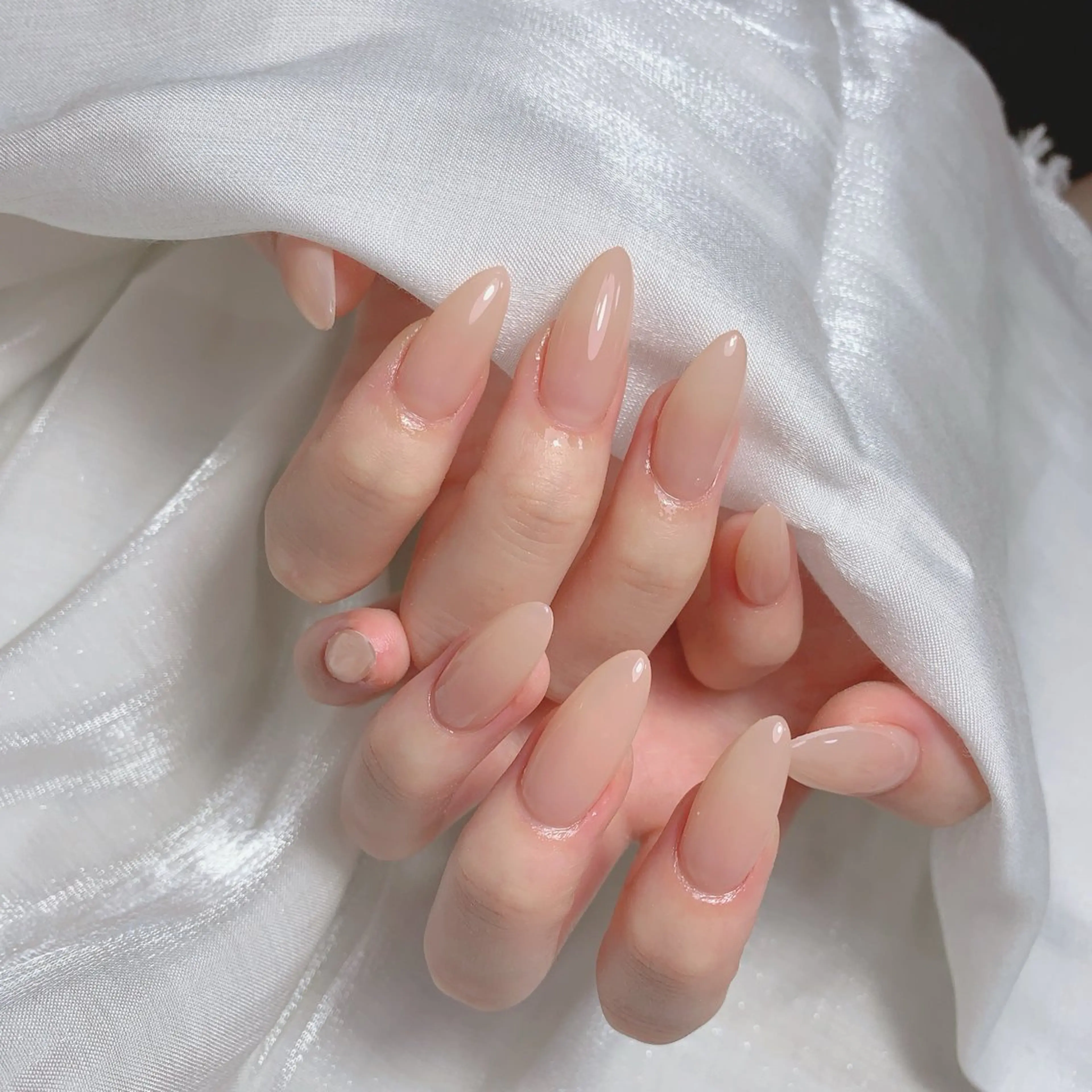 ネイル ブルー チークネイル フレンチネイル ハート ホログラムネイル インフィニティ ネイルサロンのネイルデザイン