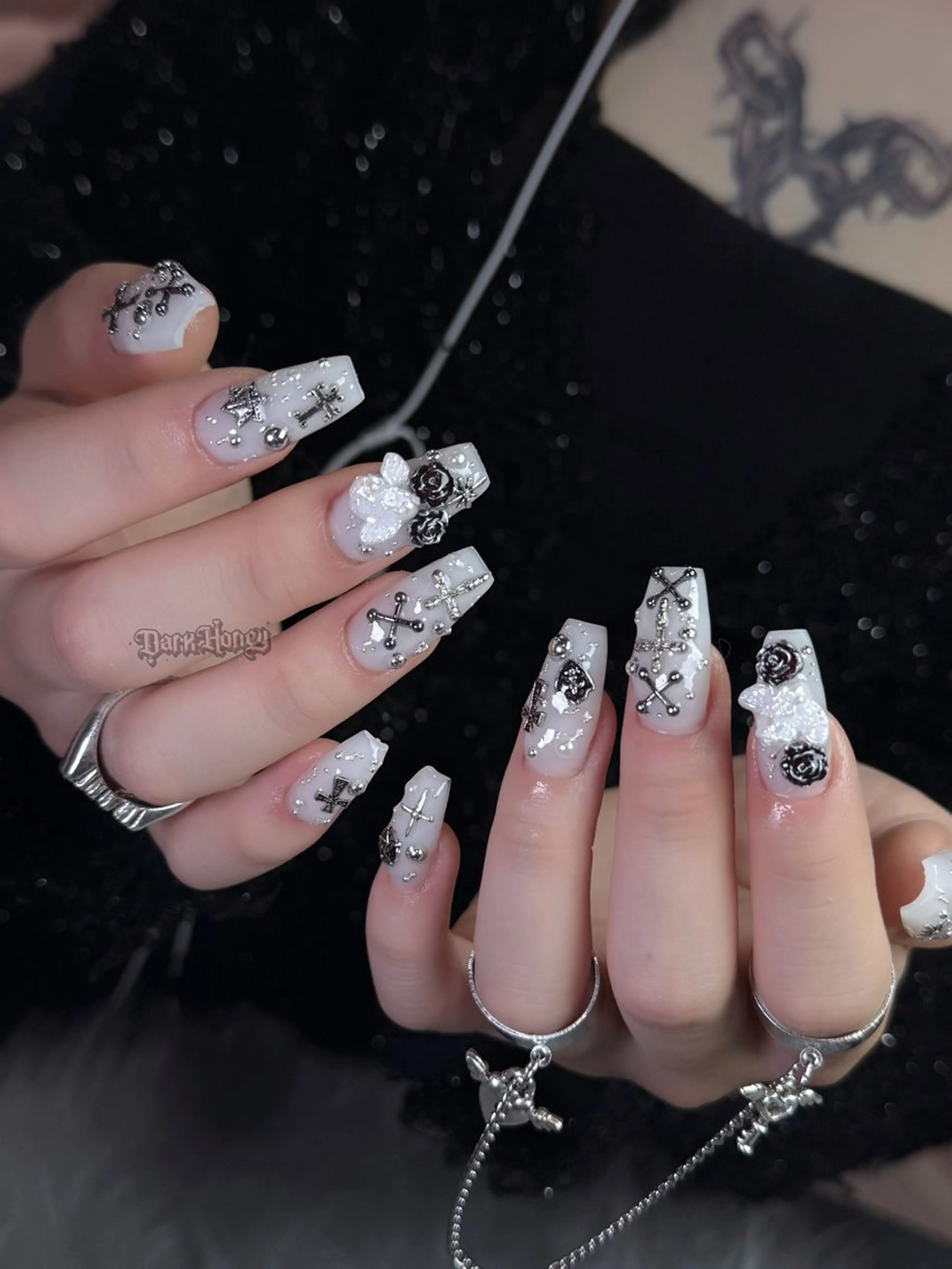 ネイル ハンドネイル Dark honey スカルプ専門原宿店のネイルデザイン