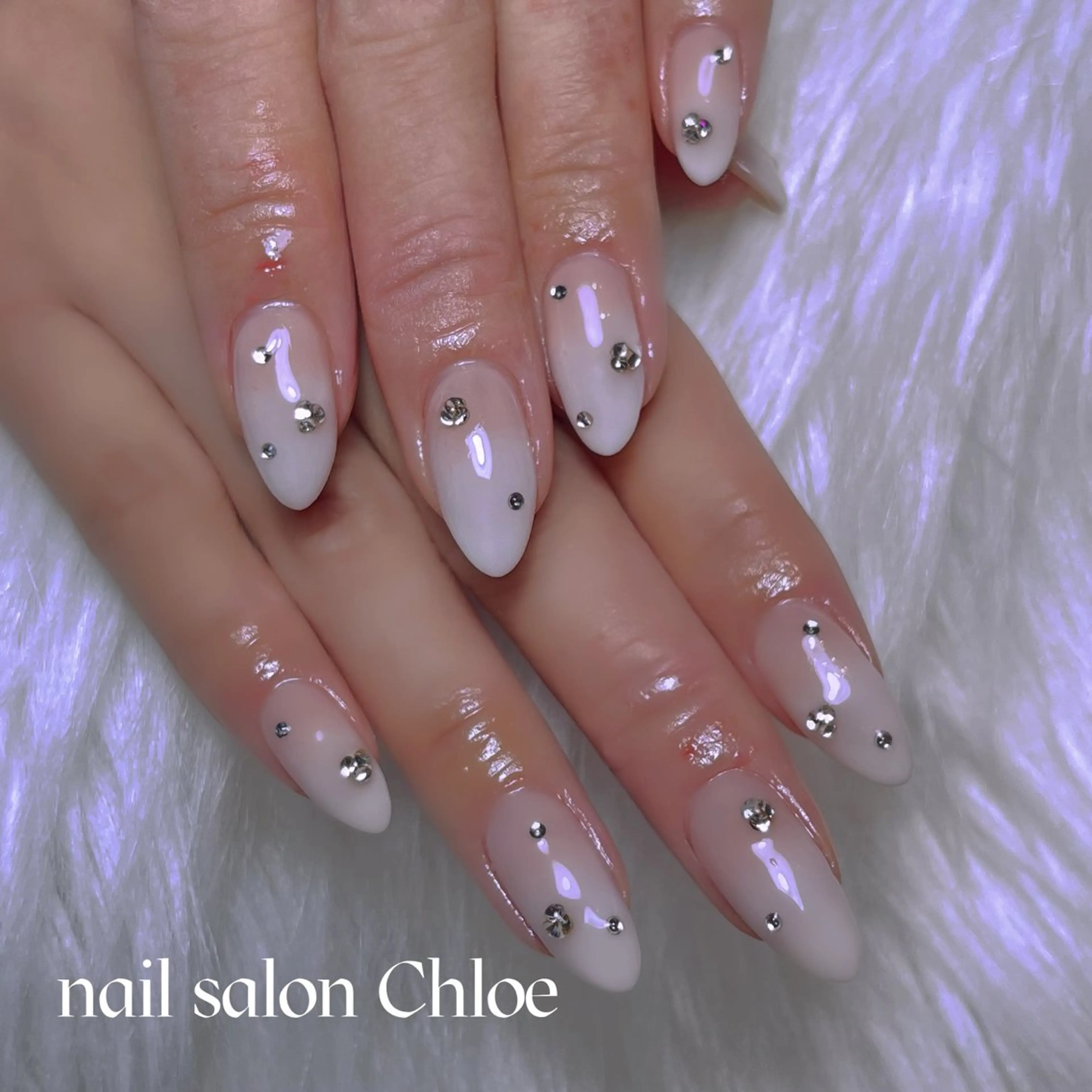 ネイル 鈴木 利奈のネイルデザイン