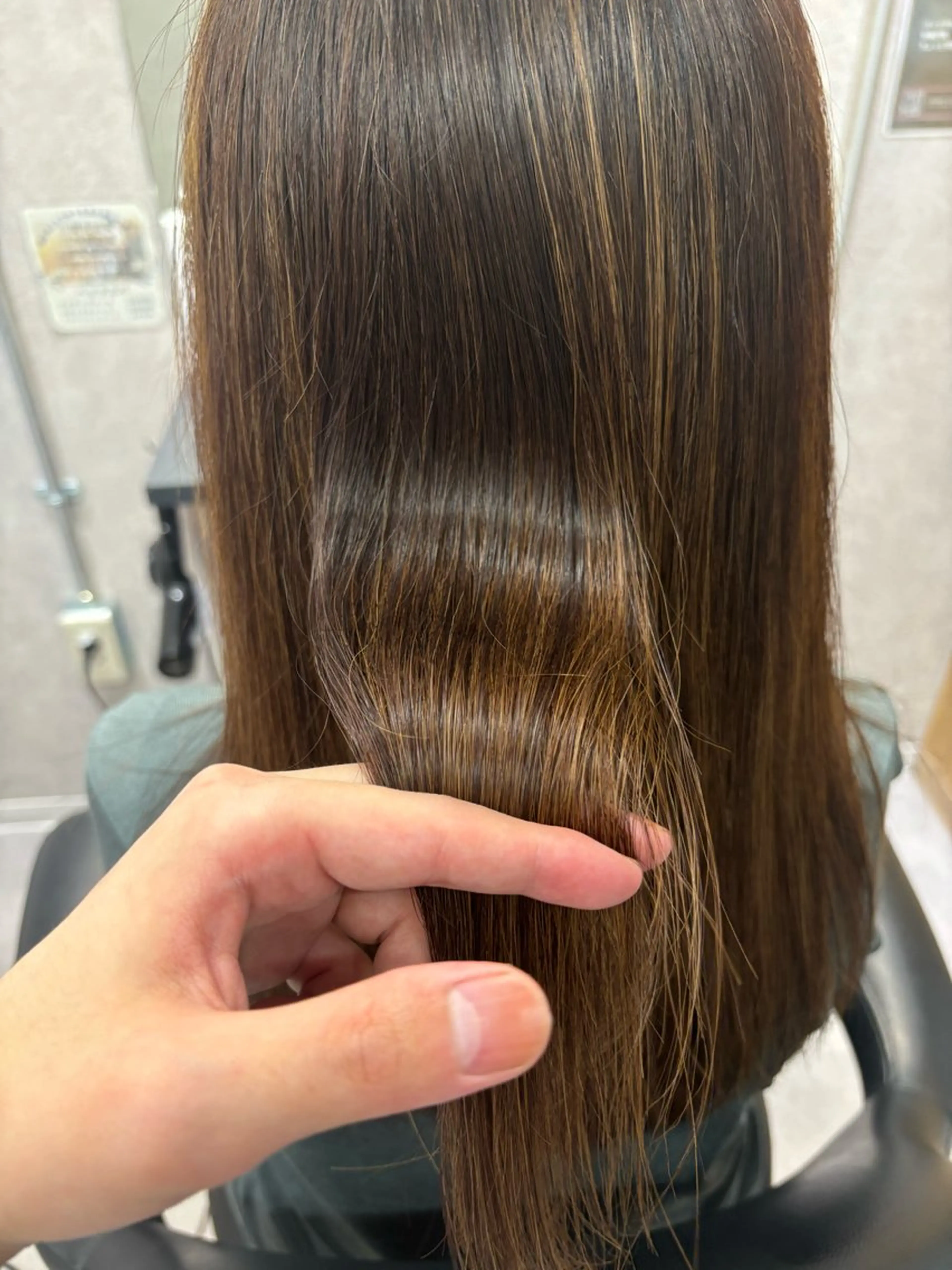 ロング かがみ/メンテナンス カット無料のヘアスタイル