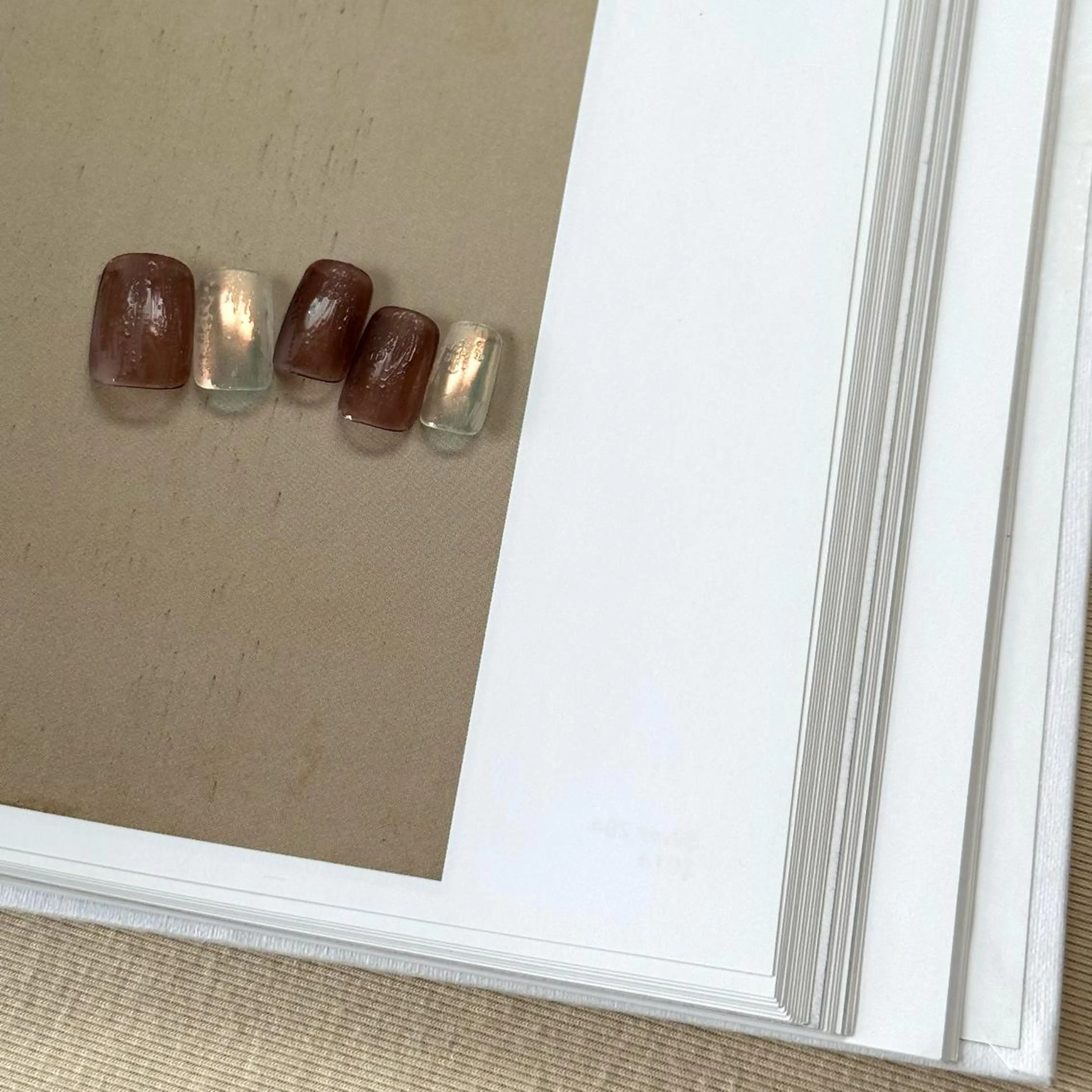 ショート カラー メンズ ネイル マツエク・マツパ アイブロウ オーロラネイル マットネイル ミラーネイル ar. harajukuのネイルデザイン