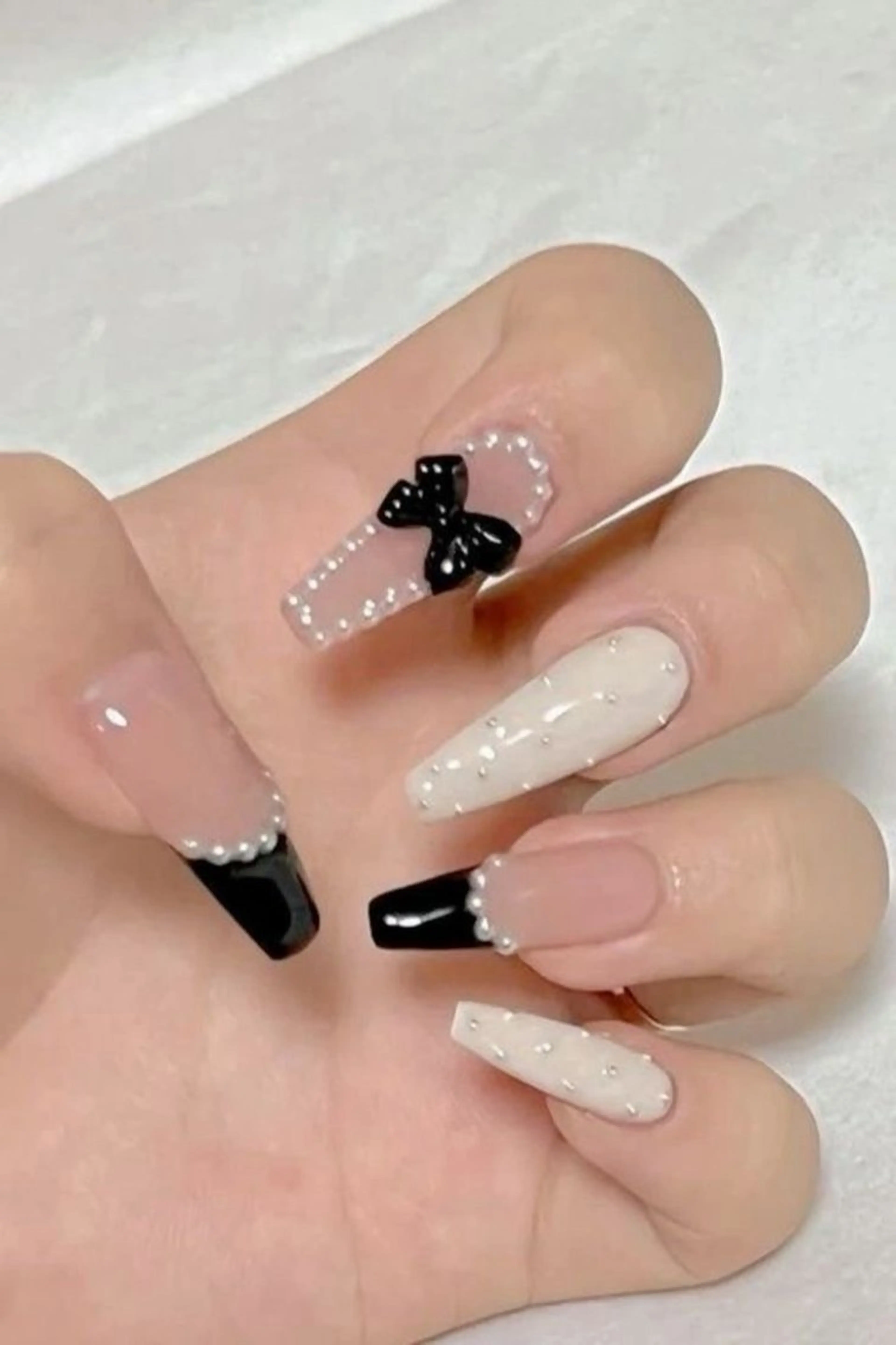 ネイル フレンチネイル キラキラネイル 韓国ネイル シンプルネイル ワンホンネイル ハンドネイル MEI Nailのネイルデザイン