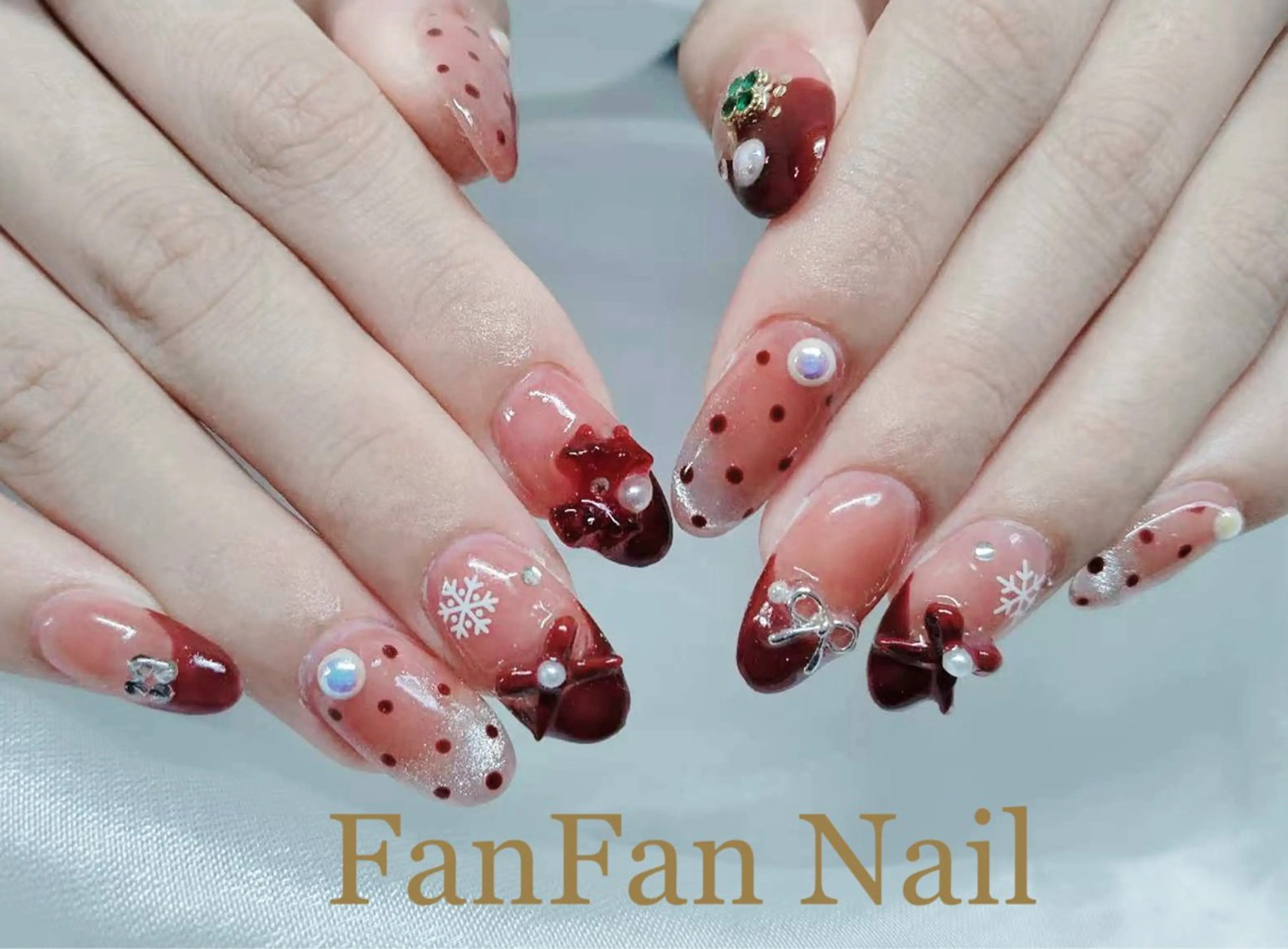 ネイル アートネイル オーロラネイル ガーリー キラキラネイル 韓国ネイル ハンドネイル KaKa FanFanNailのネイルデザイン