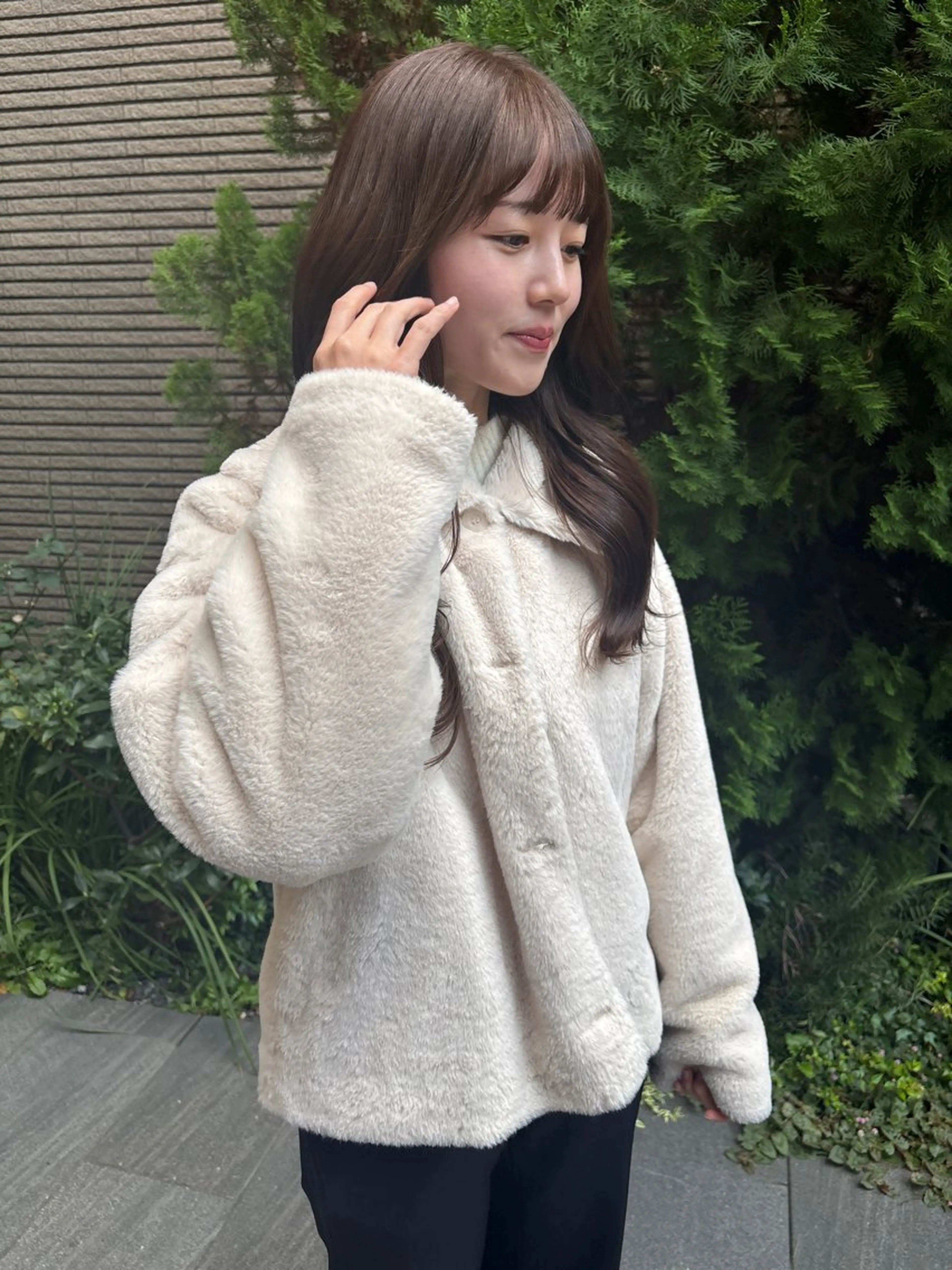 ミディアム 顔周りカット 似合わせカット ヘアカラー 梅田/レイヤーカット /ミルクティーカラーのヘアスタイル