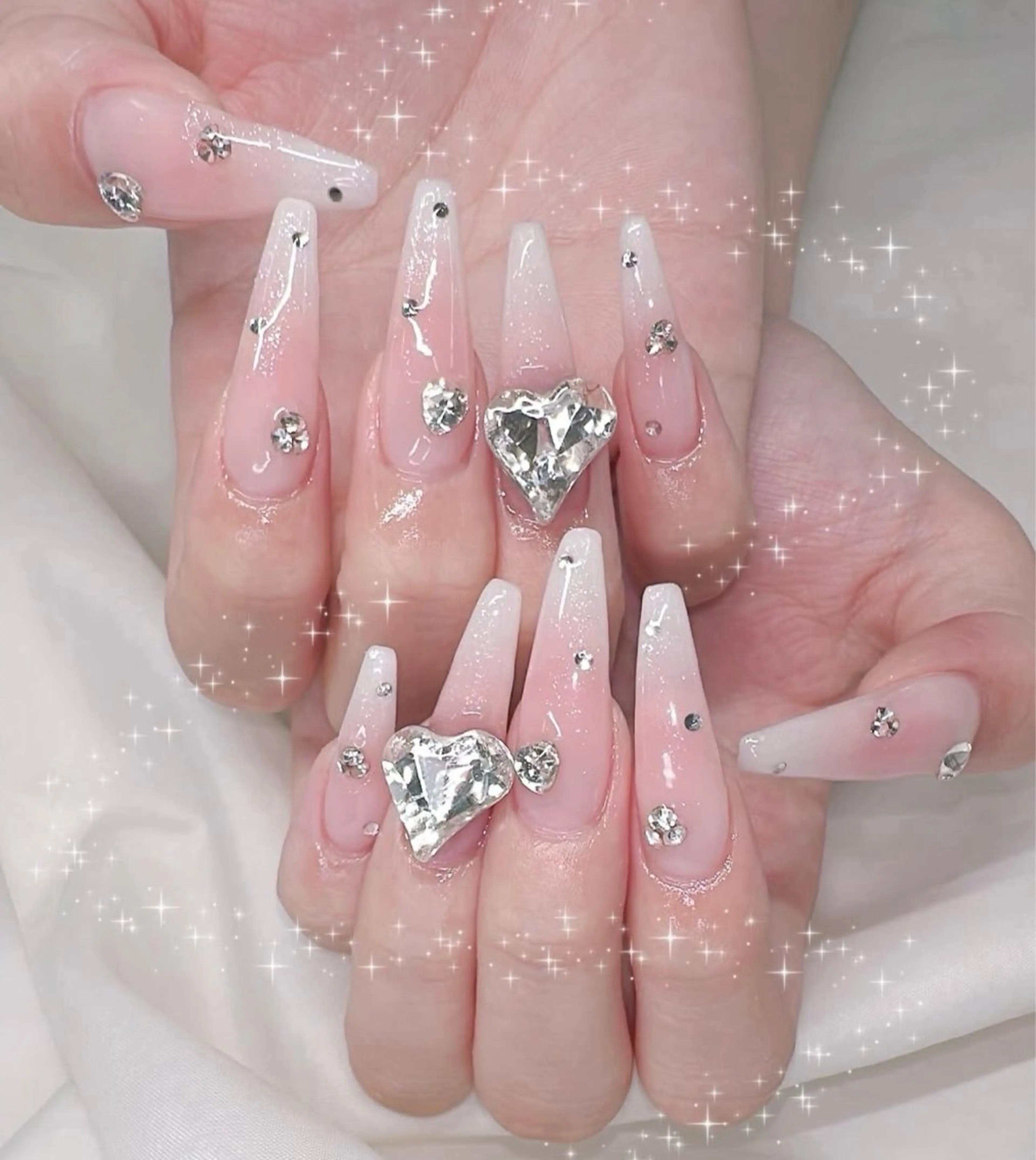 ネイル グラデーション キラキラネイル ワンカラーネイル 冬ネイル Jenn Nail Salonのネイルデザイン