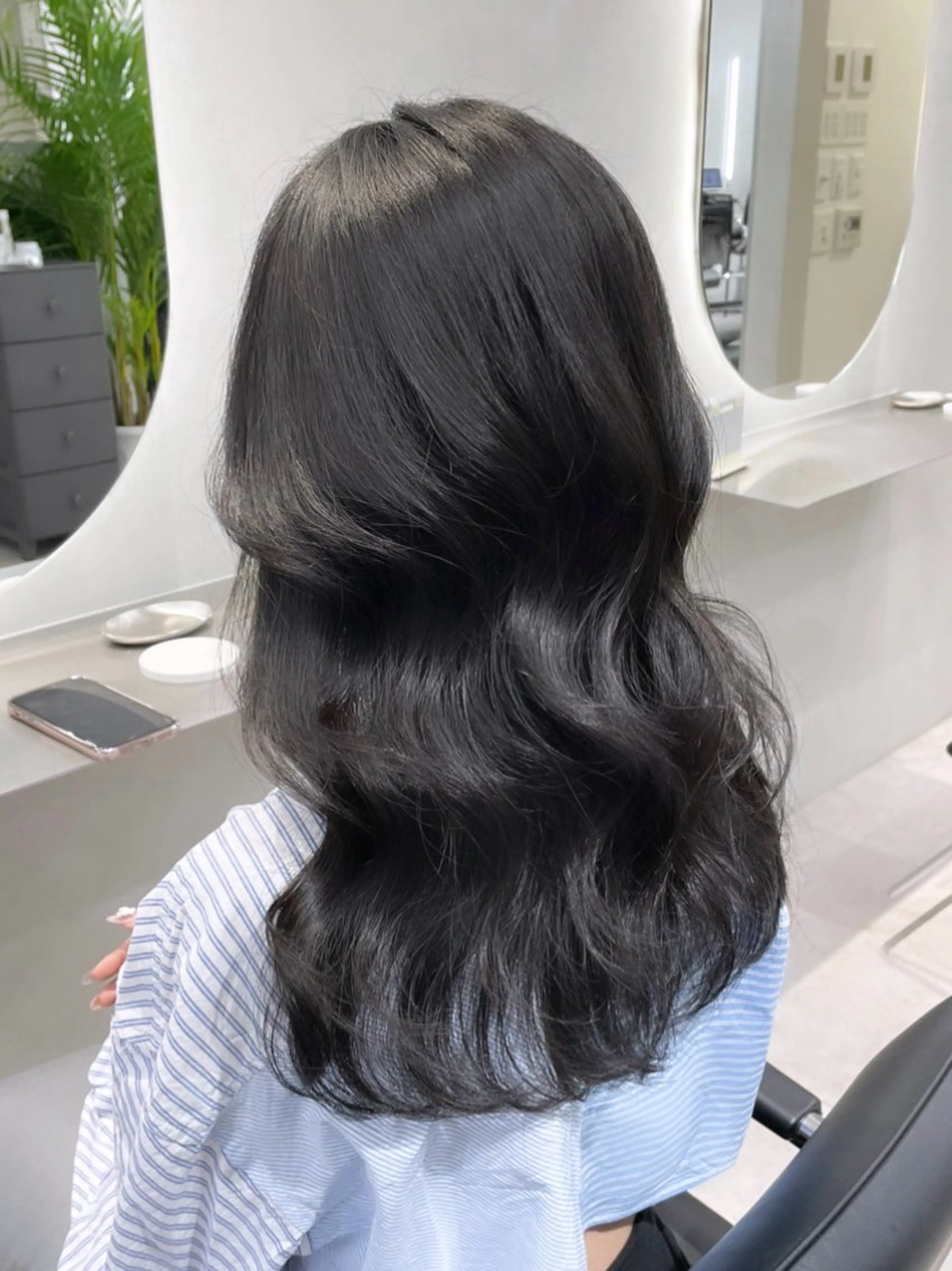 ロング カラー アッシュ アッシュブラウン ベージュカラー ブラウンカラー 透明感カラー ヘアカラー 表参道/透明感 グレージュ/ブラウンのヘアスタイル