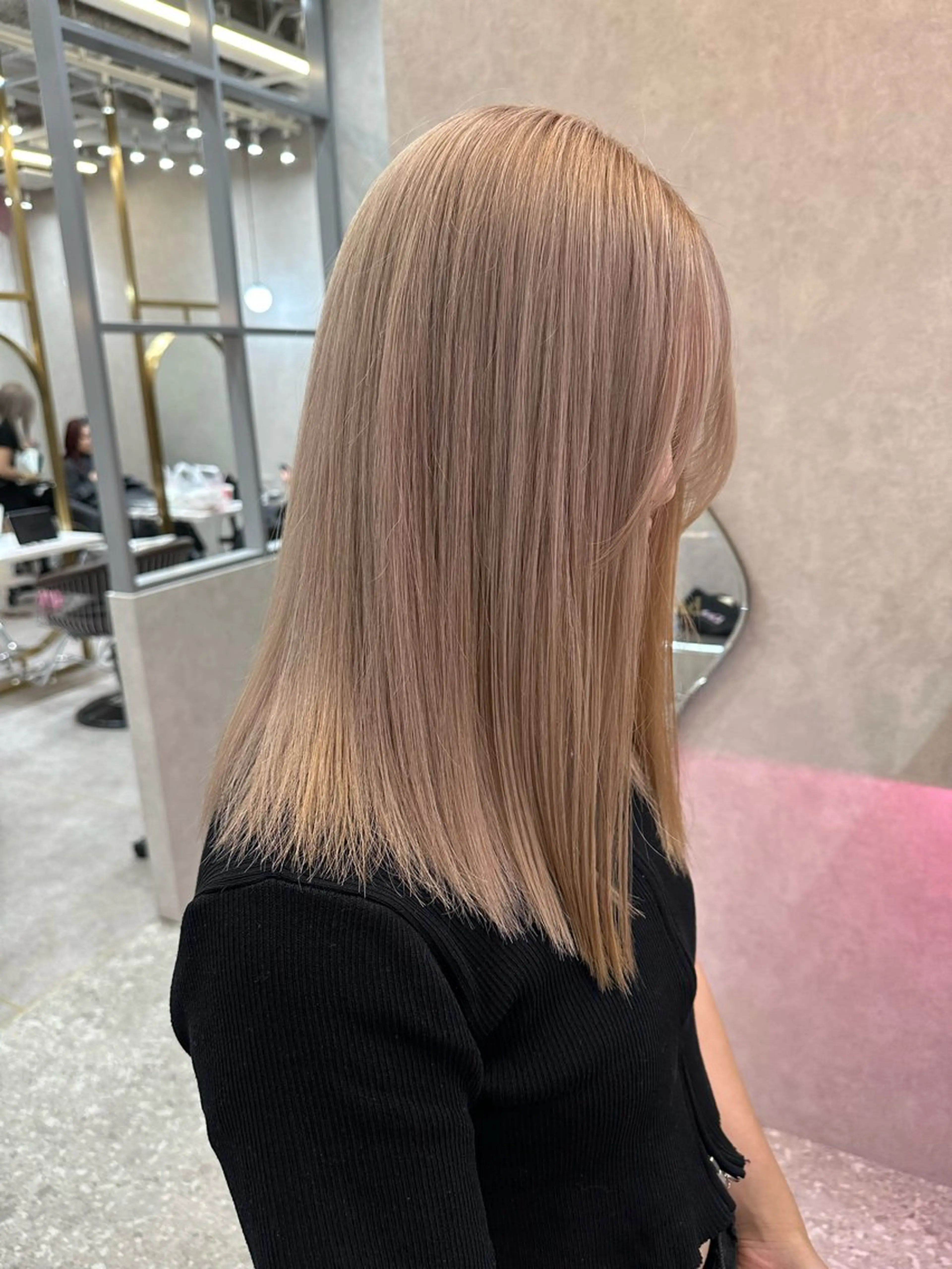 ミディアム カラー カット ヘアカラー 縮毛矯正 トリートメント レイヤーダブルカラー KYONのヘアスタイル