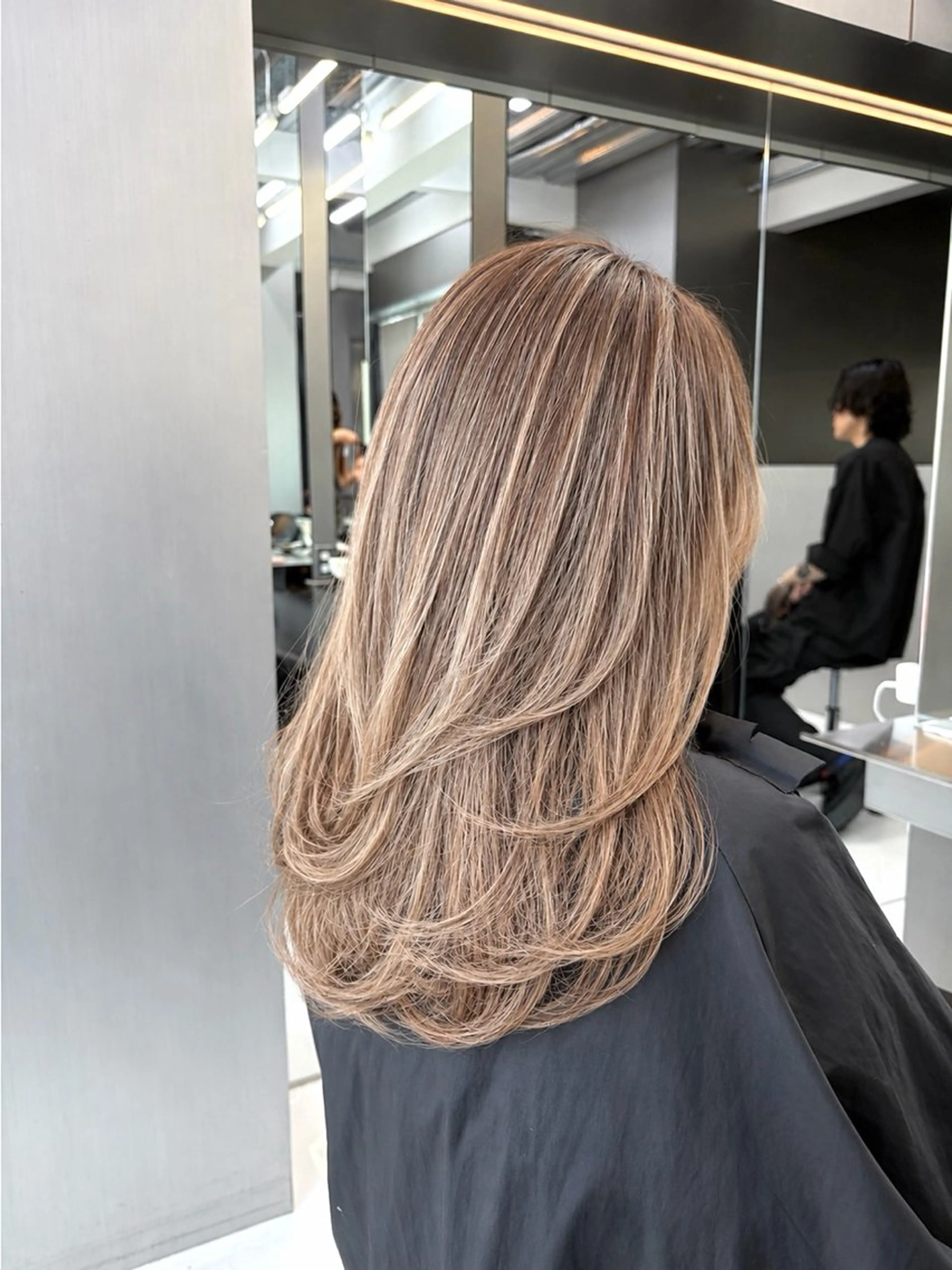 ロング ヘアカラー ヘアセット 🫧バレイヤージュ/ ハイトーン/ミズキのヘアスタイル