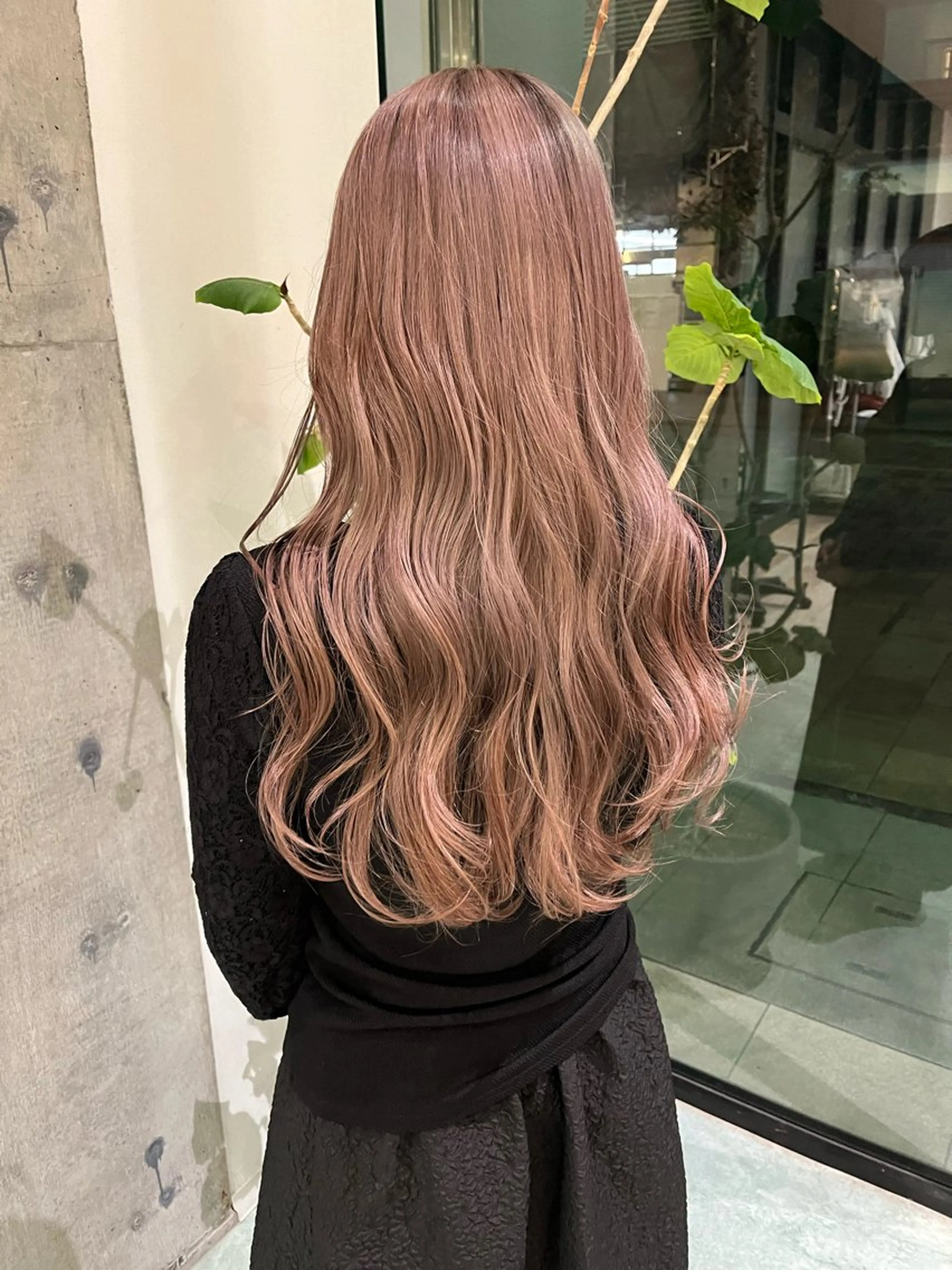 カラー ベージュカラー ブリーチ ハイトーンカラー ピンクカラー ピンクベージュ 相羽 美空のヘアスタイル