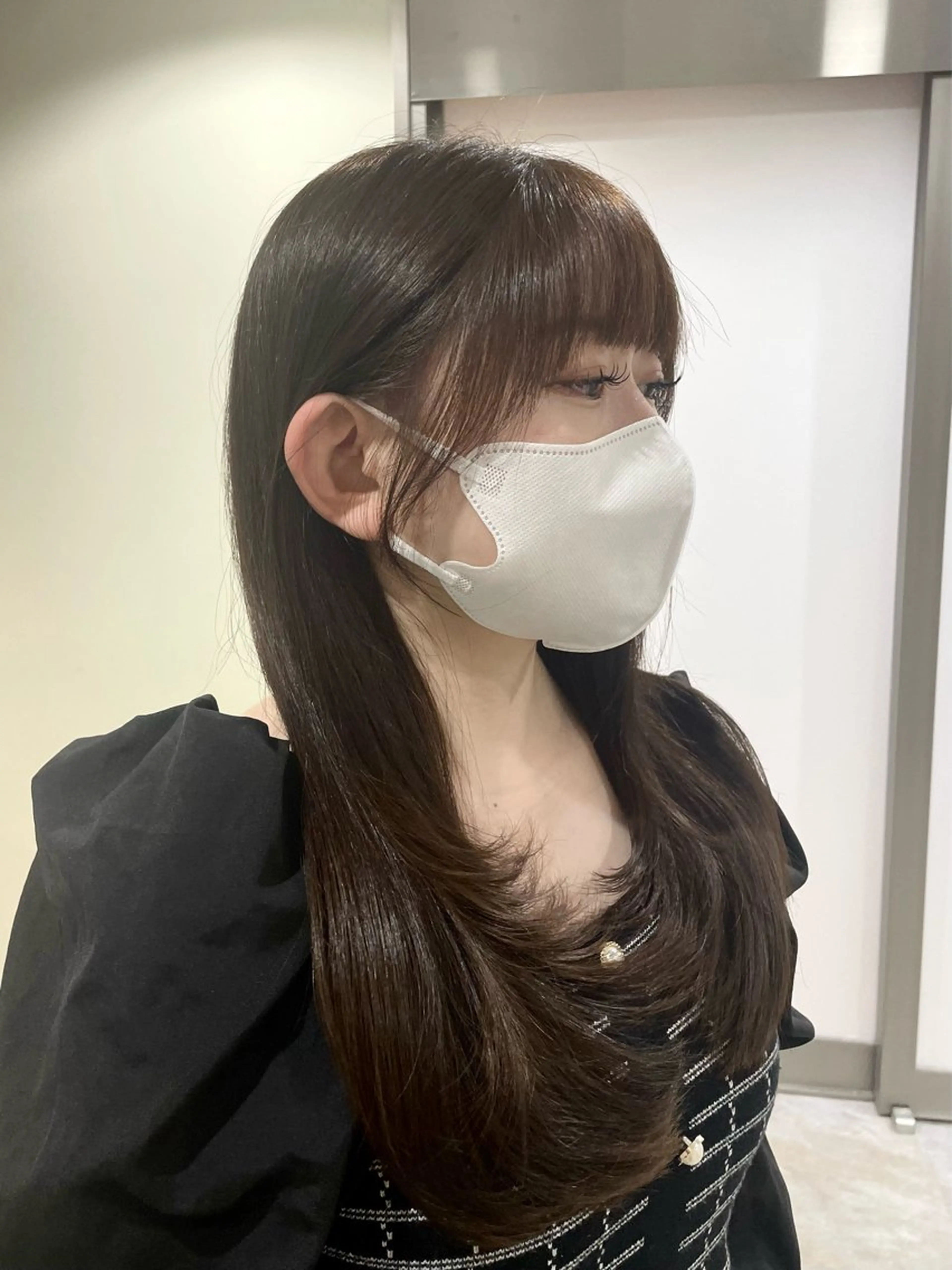 セミロング 顔周りカット 菜々🫧新宿 透明感ケアブリーチのヘアスタイル