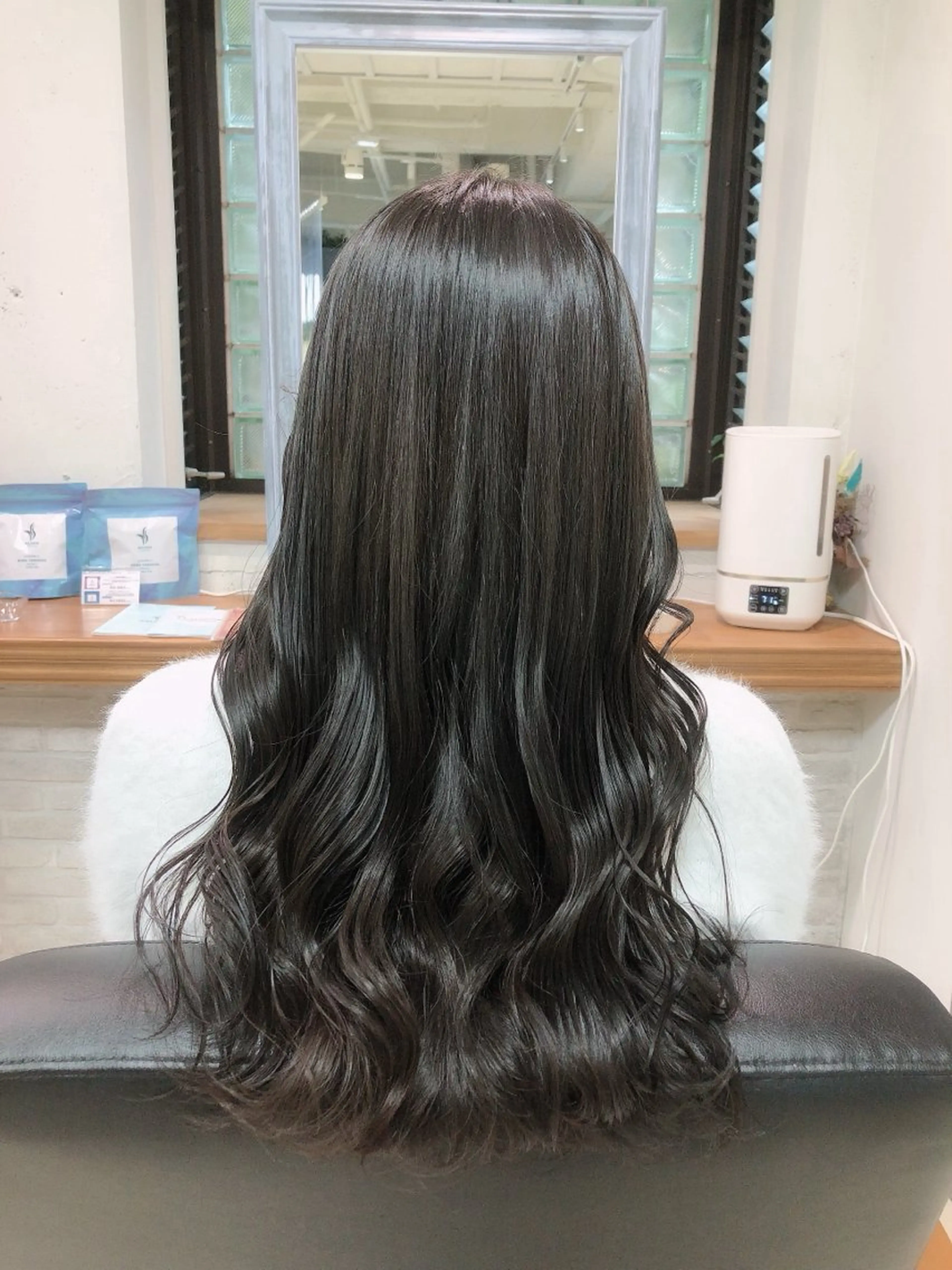 ロング カラー 透明感カラー🎀／ 寒色カラー／マツエクのヘアスタイル