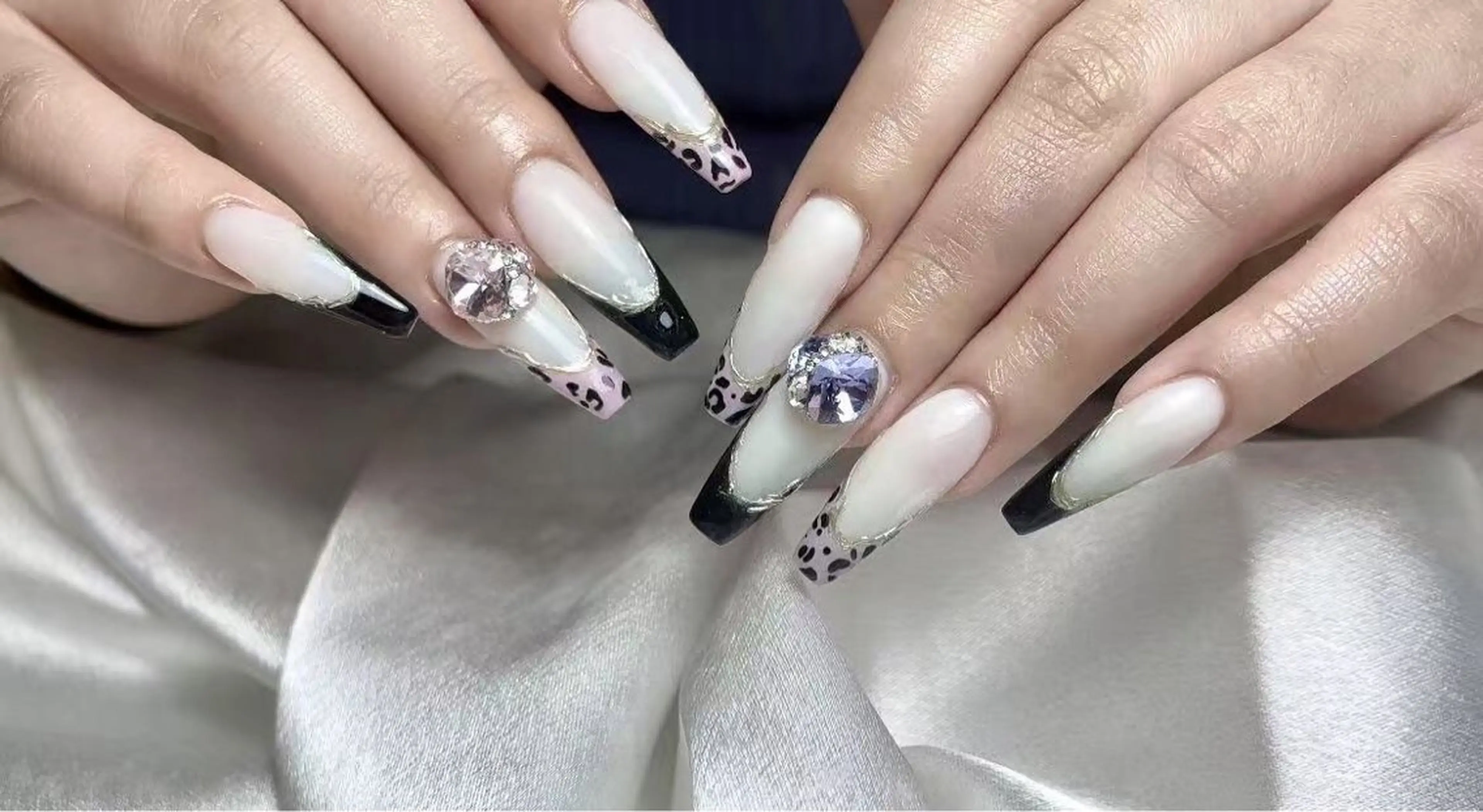 ネイル ハンドネイル LR.ONE ヨウのネイルデザイン