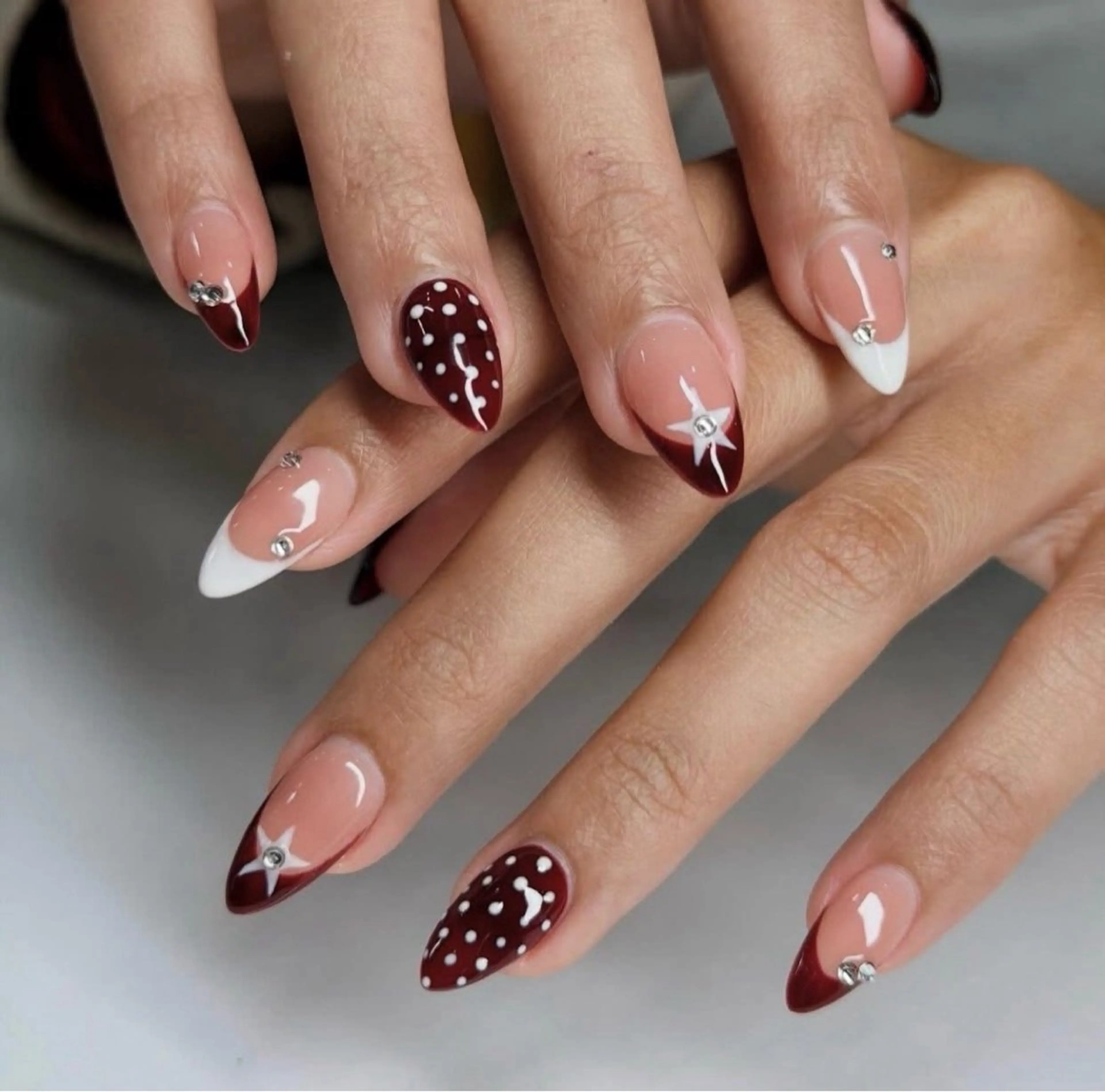 ネイル チークネイル フレンチネイル グラデーション 韓国ネイル マグネットネイル ハンドネイル JIN 168 新大久保のネイルデザイン