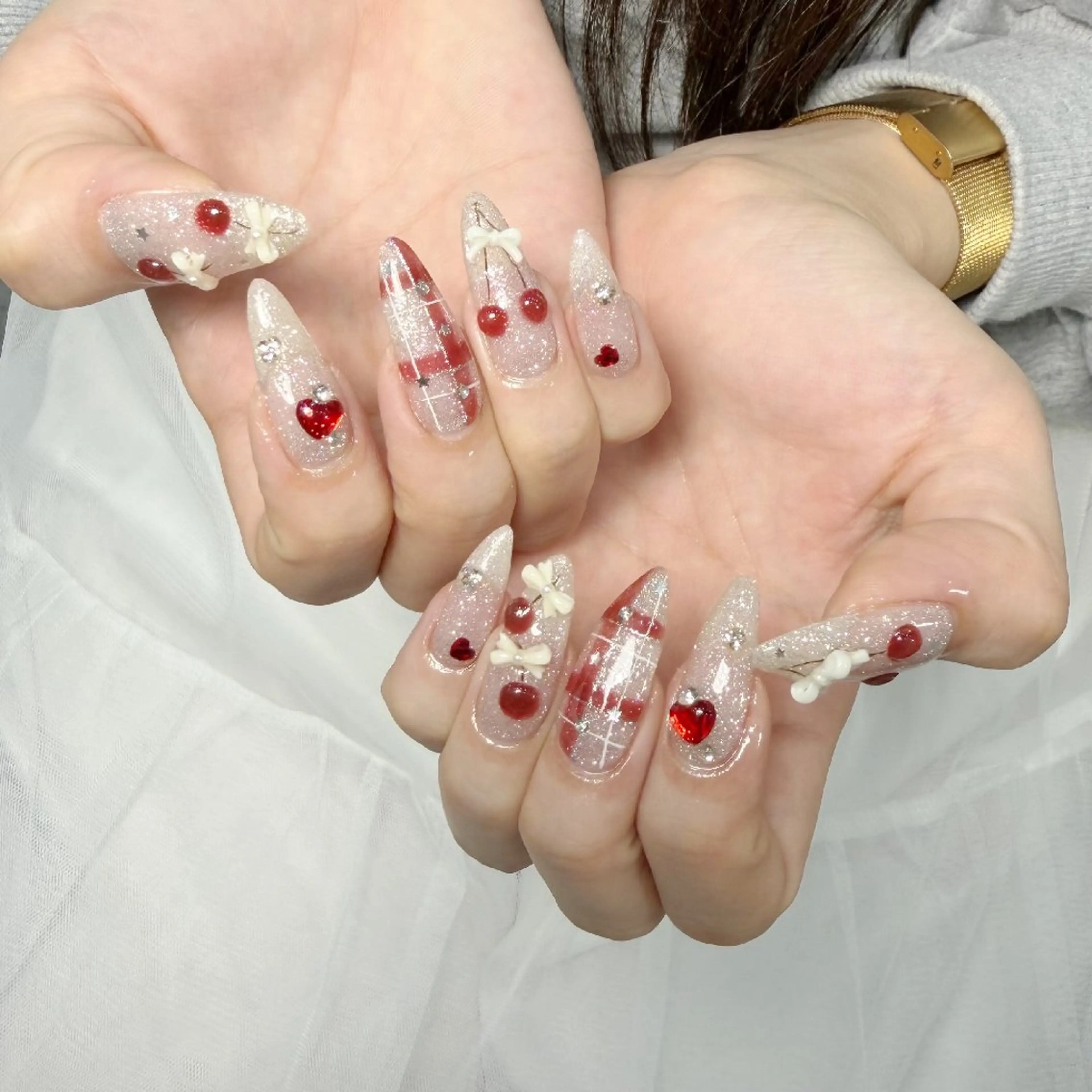 ネイル チークネイル フレンチネイル ジェルネイル ガーリー キラキラネイル ハンドネイル UM Nail Salonのネイルデザイン