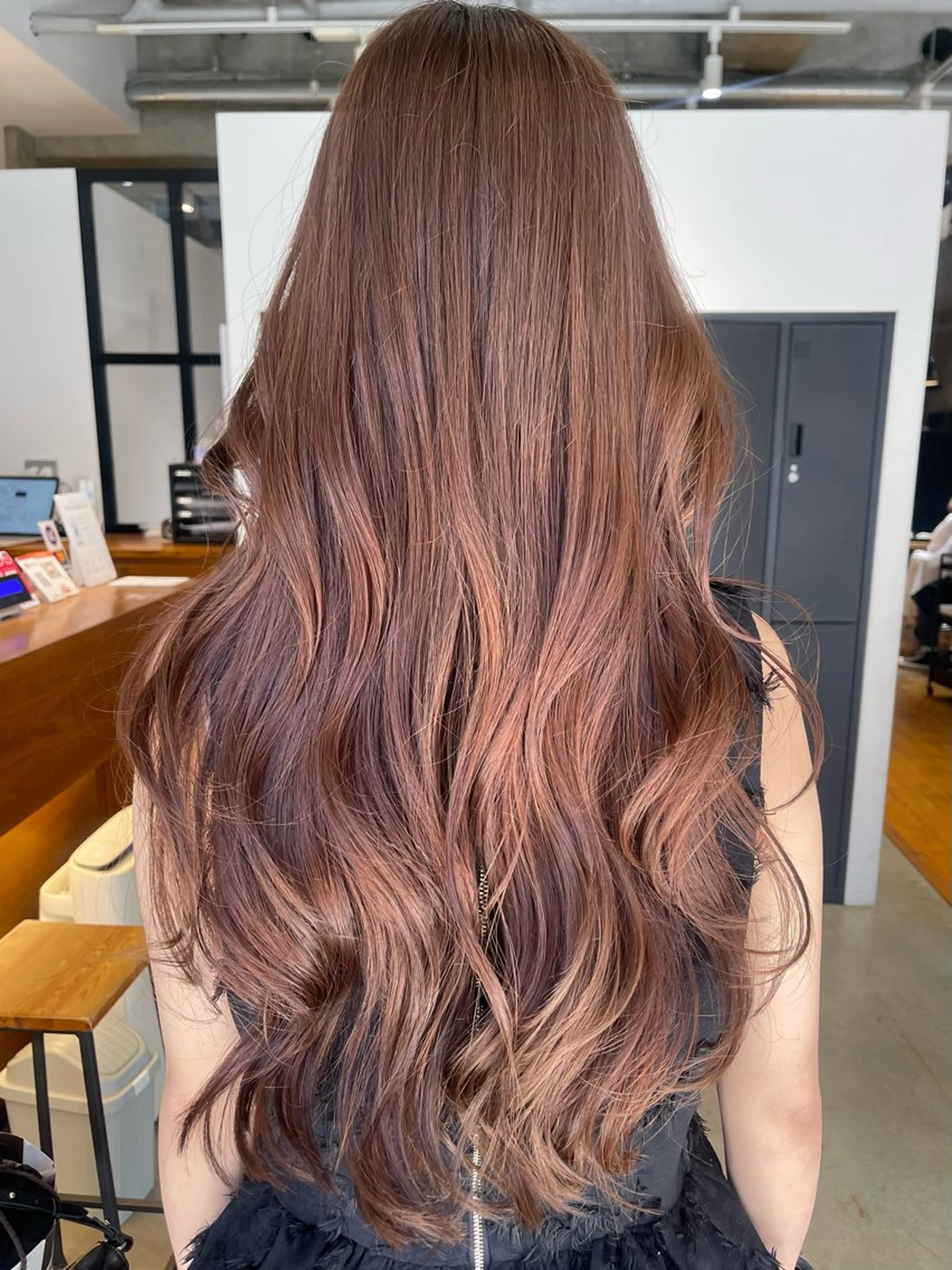 ロング カラー カット ヘアカラー トリートメント 🫧うる艶レイヤー /グレージュ🪐リサのヘアスタイル