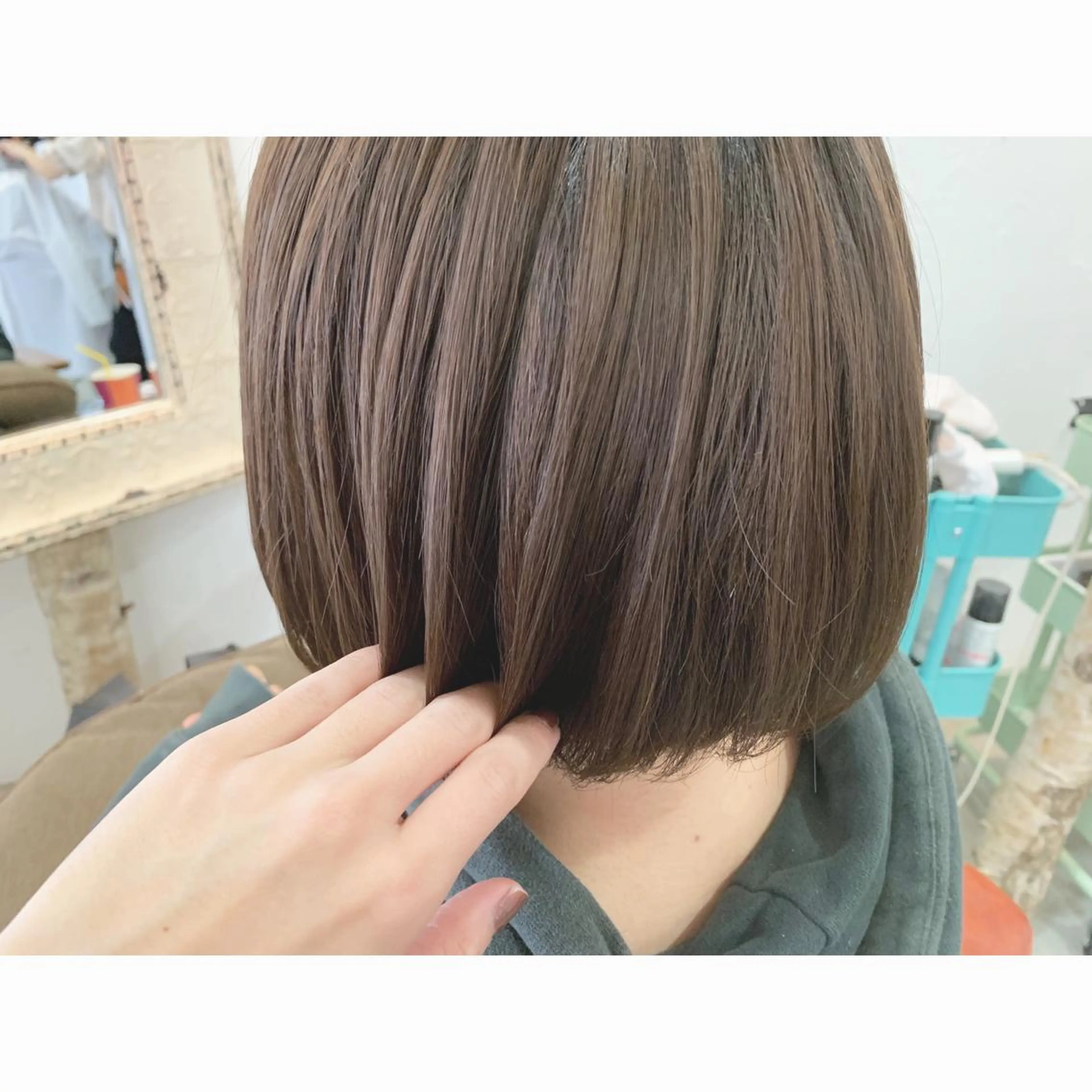 ミディアム カラー fio マナミのヘアスタイル