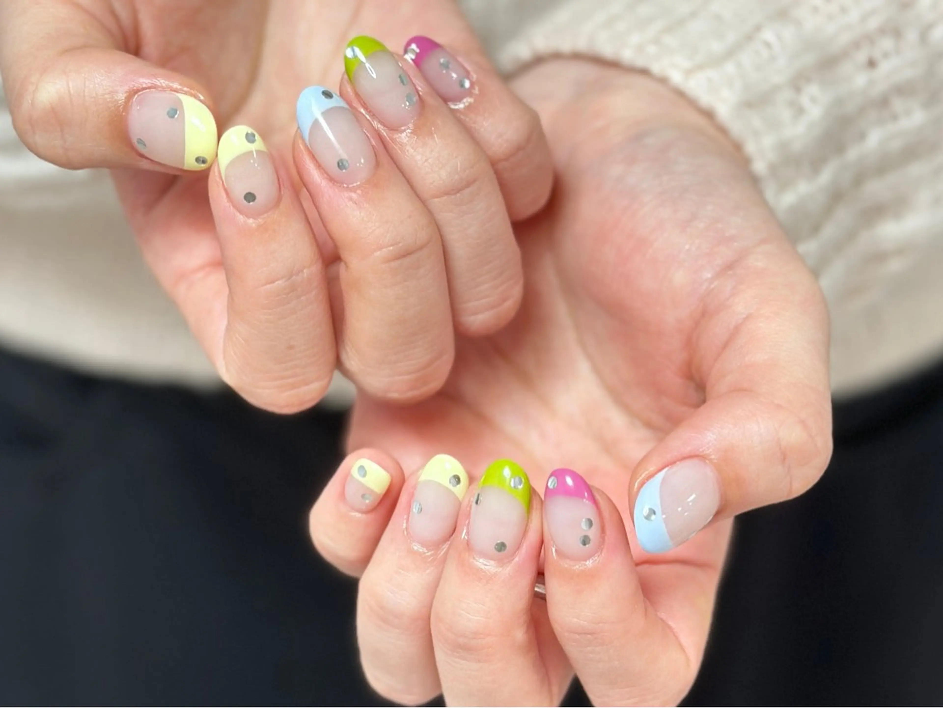 ネイル アートネイル オーロラネイル チークネイル フレンチネイル ガラスフレンチ 🎀YooLi Nail salonのネイルデザイン