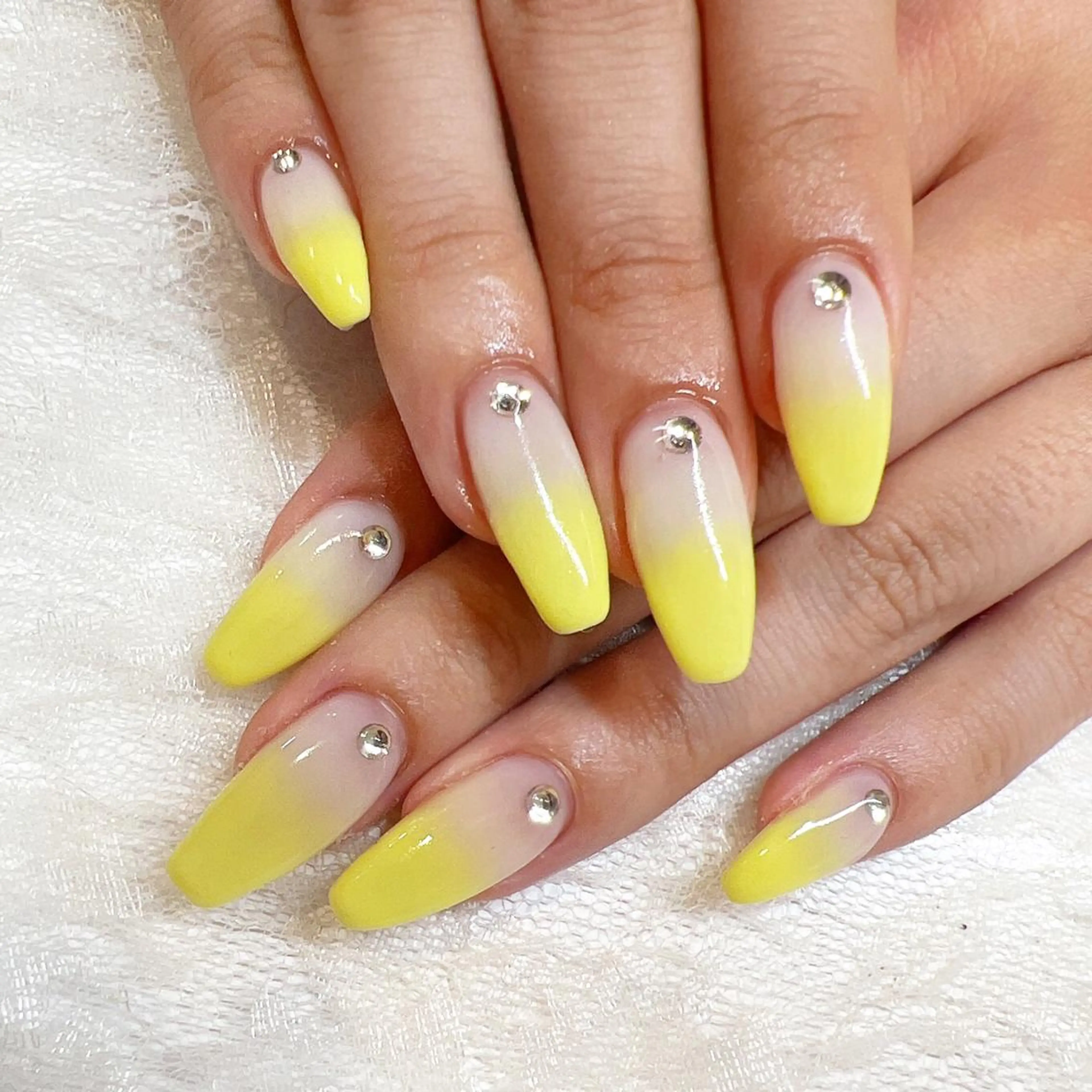 ネイル グラデーション 春ネイル nailist yuiのネイルデザイン