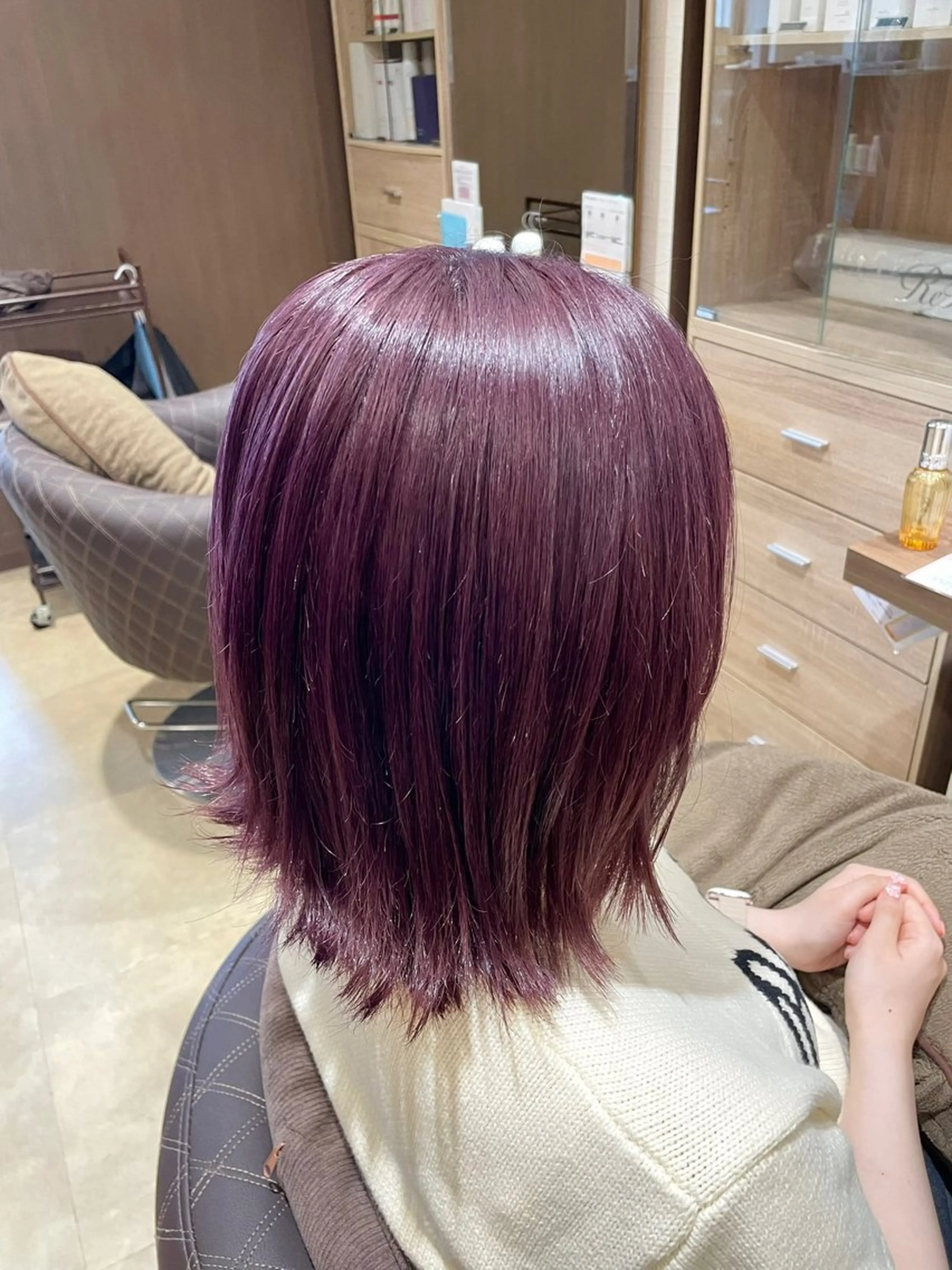 ミディアム 緑川 佳薫のヘアスタイル