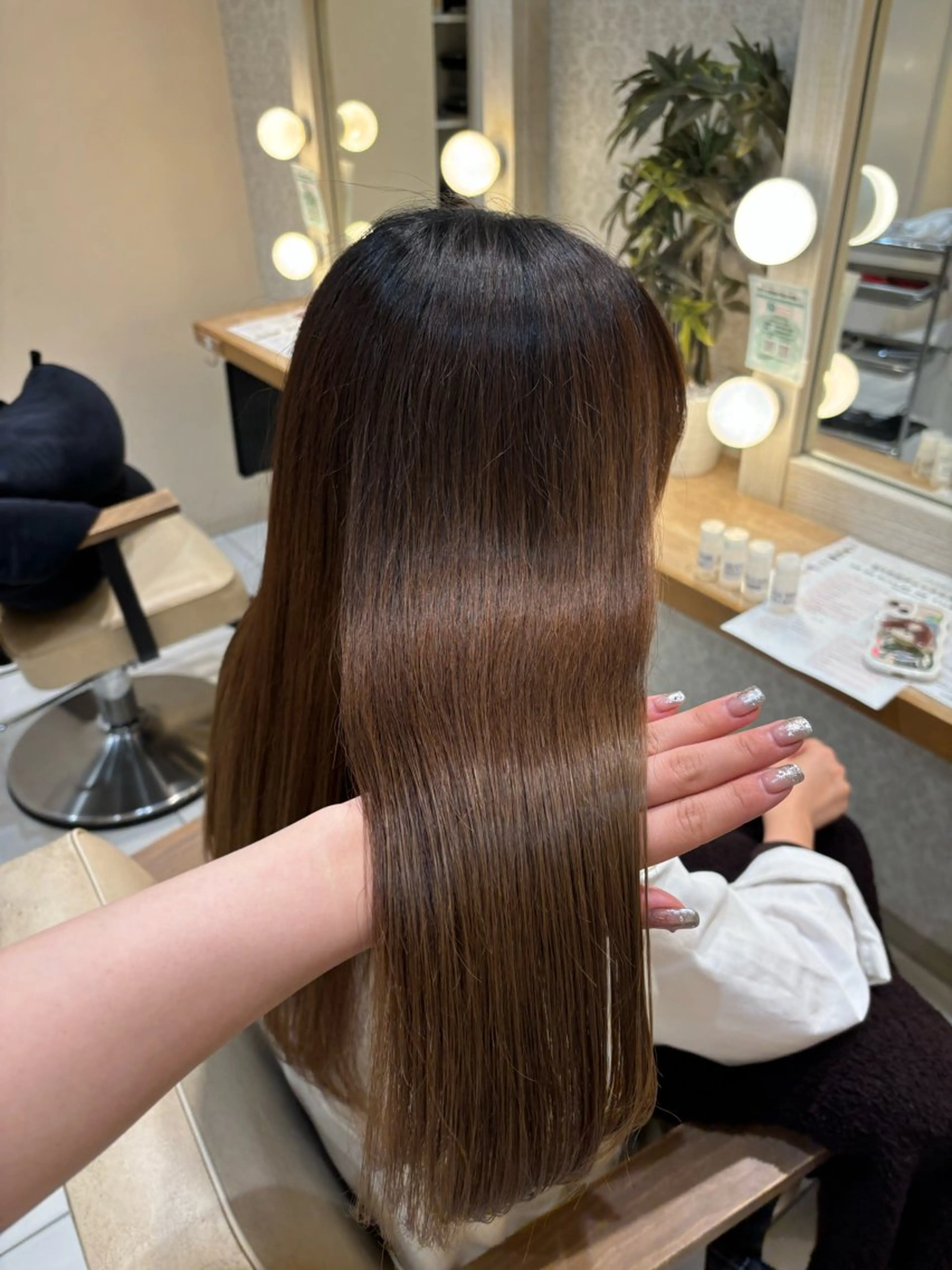 ロング トリートメント ブリーチなしカラー/ 暖色カラー/艶カラーのヘアスタイル