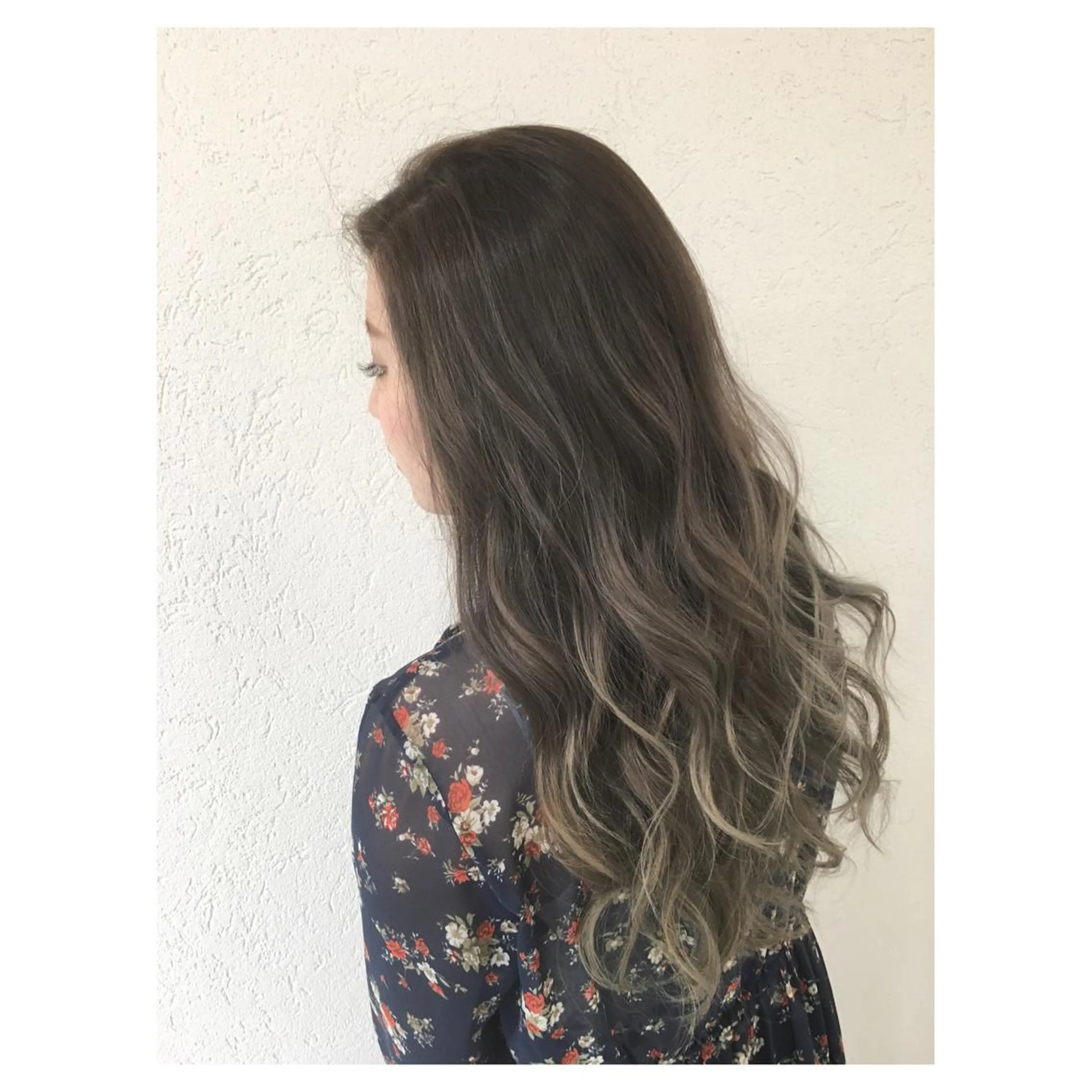 ロング カラー グラデーションカラー ハイライトカラー ハイライト biscohair 髪にドラマを。のヘアスタイル