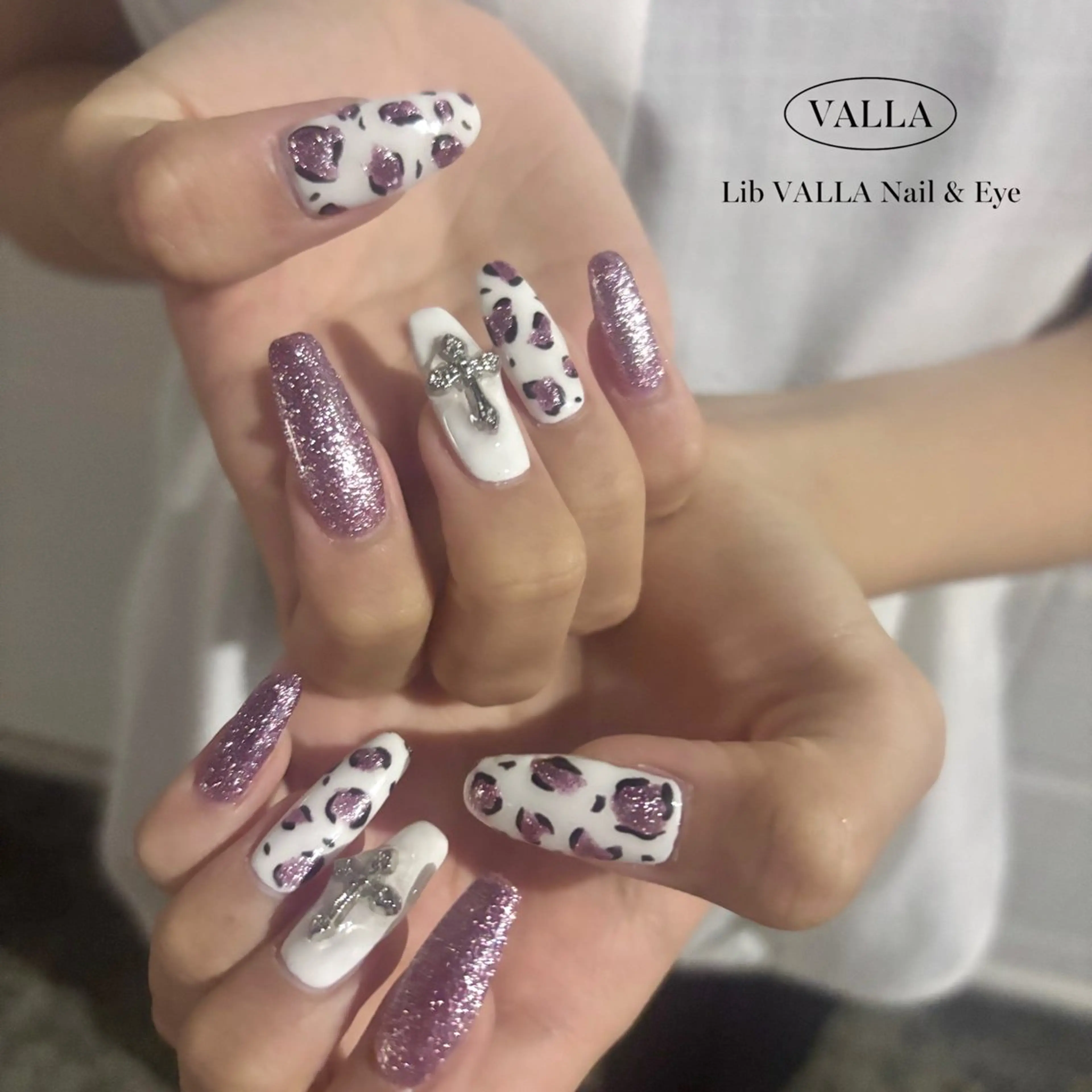 ネイル ハンドネイル LIB VALLA Yuri🍭🖤のネイルデザイン