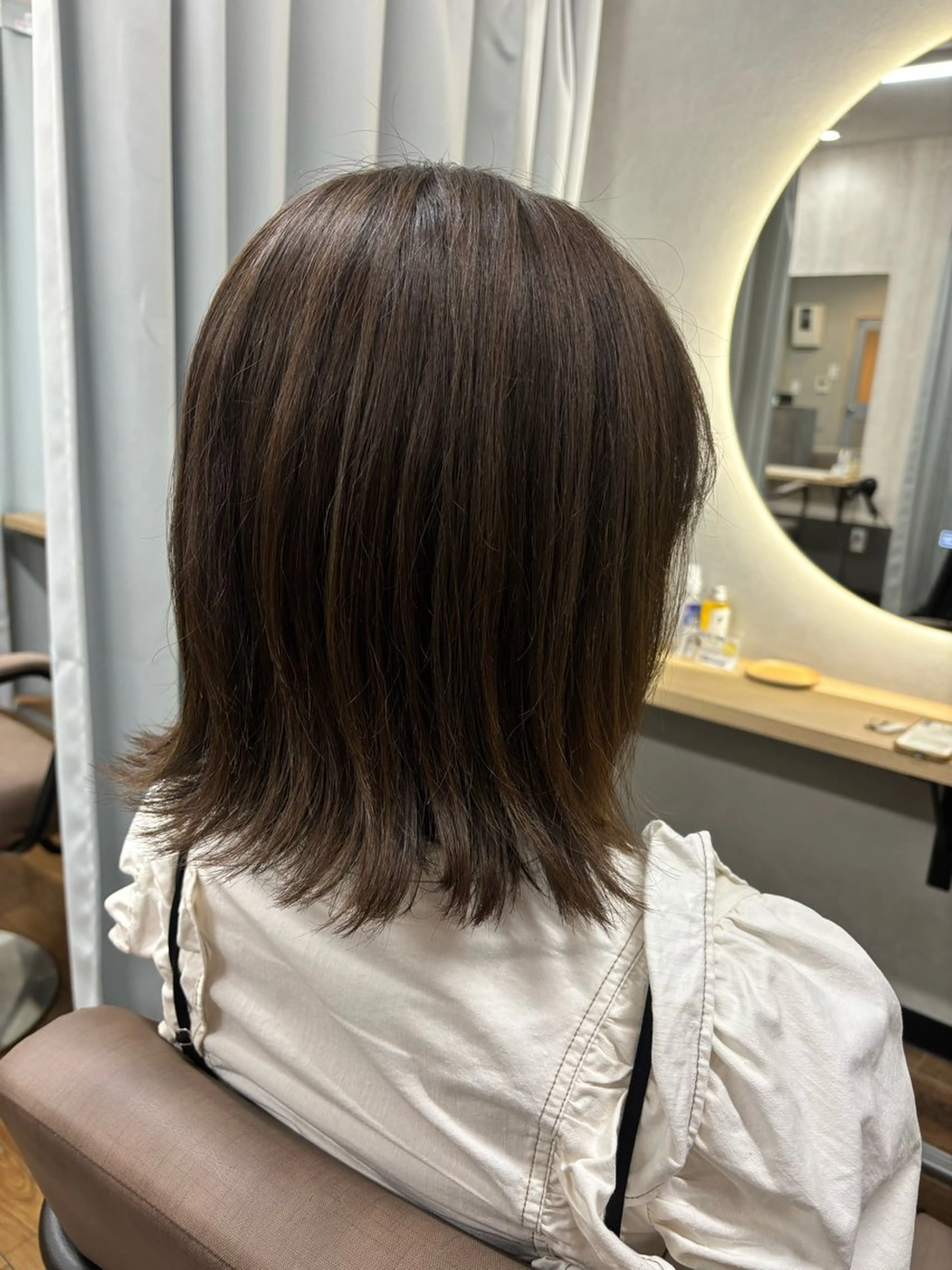 ミディアム カット ヘアカラー トリートメント 猪股 華乃のヘアスタイル