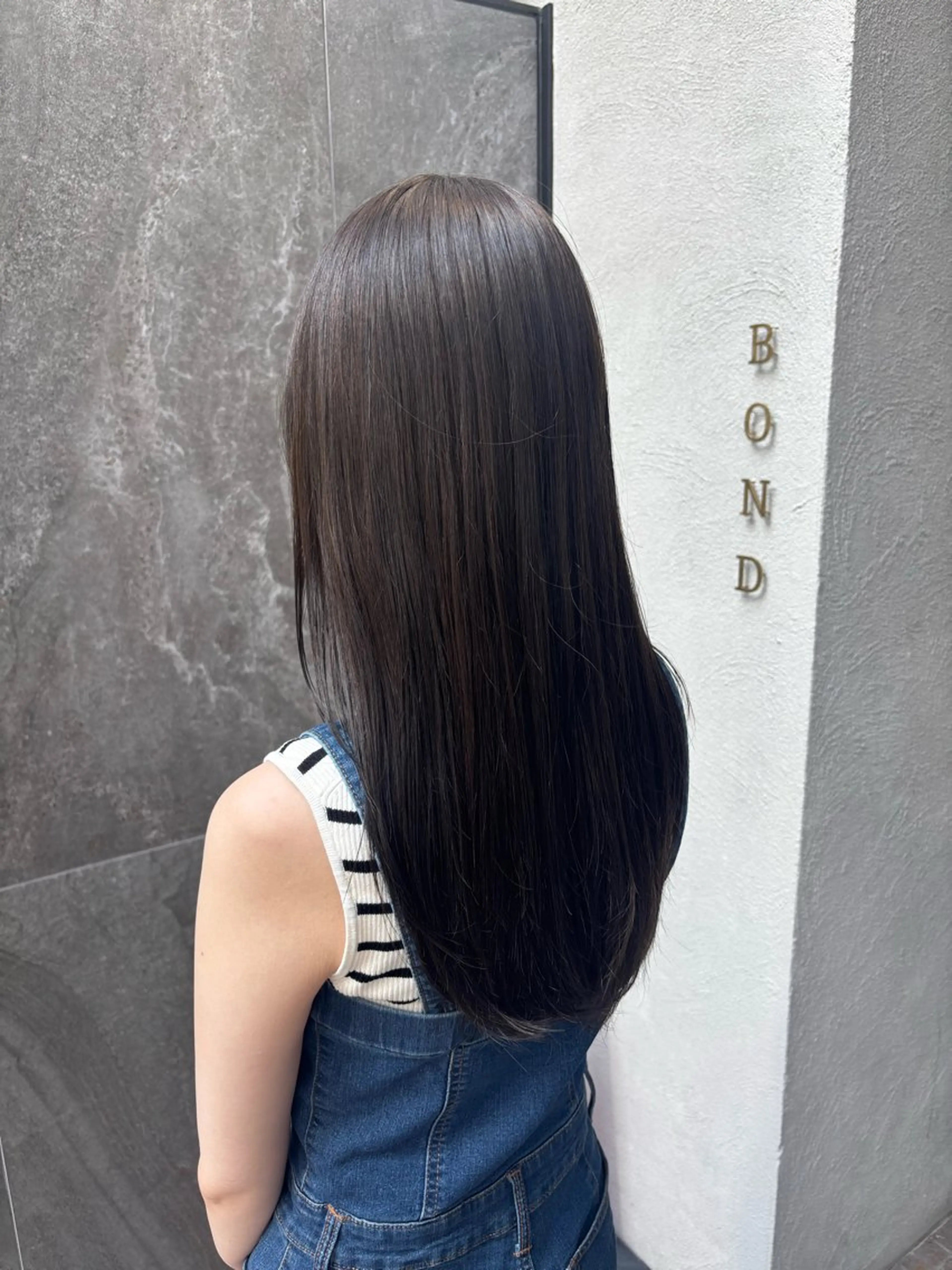 ロング カラー ベージュカラー オリーブベージュ 顔まわりレイヤー 顔周りカット レイヤーカット 石原 望来のヘアスタイル