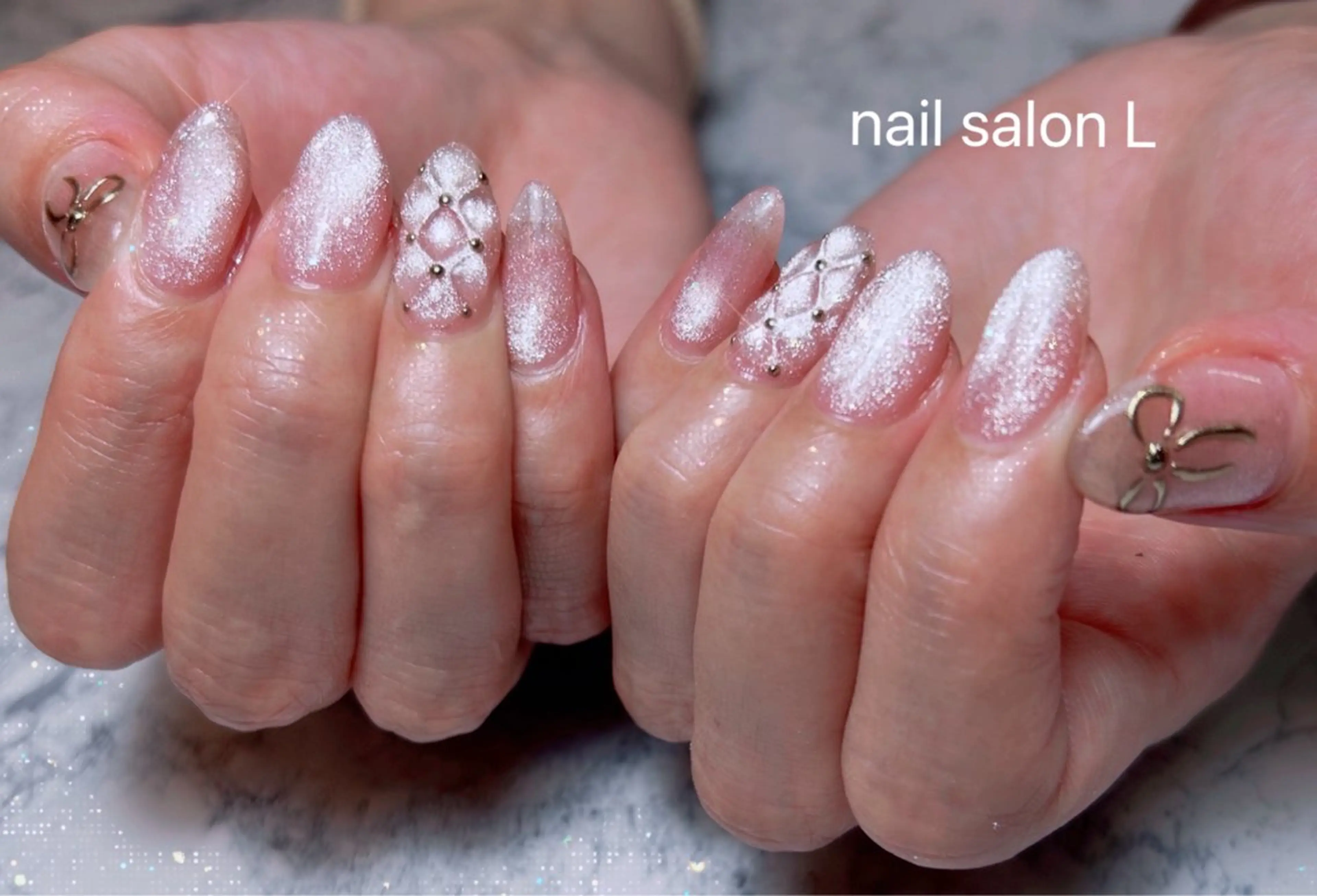 ネイル キラキラネイル マグネットネイル ハンドネイル 吉川市 ネイルサロンLのネイルデザイン