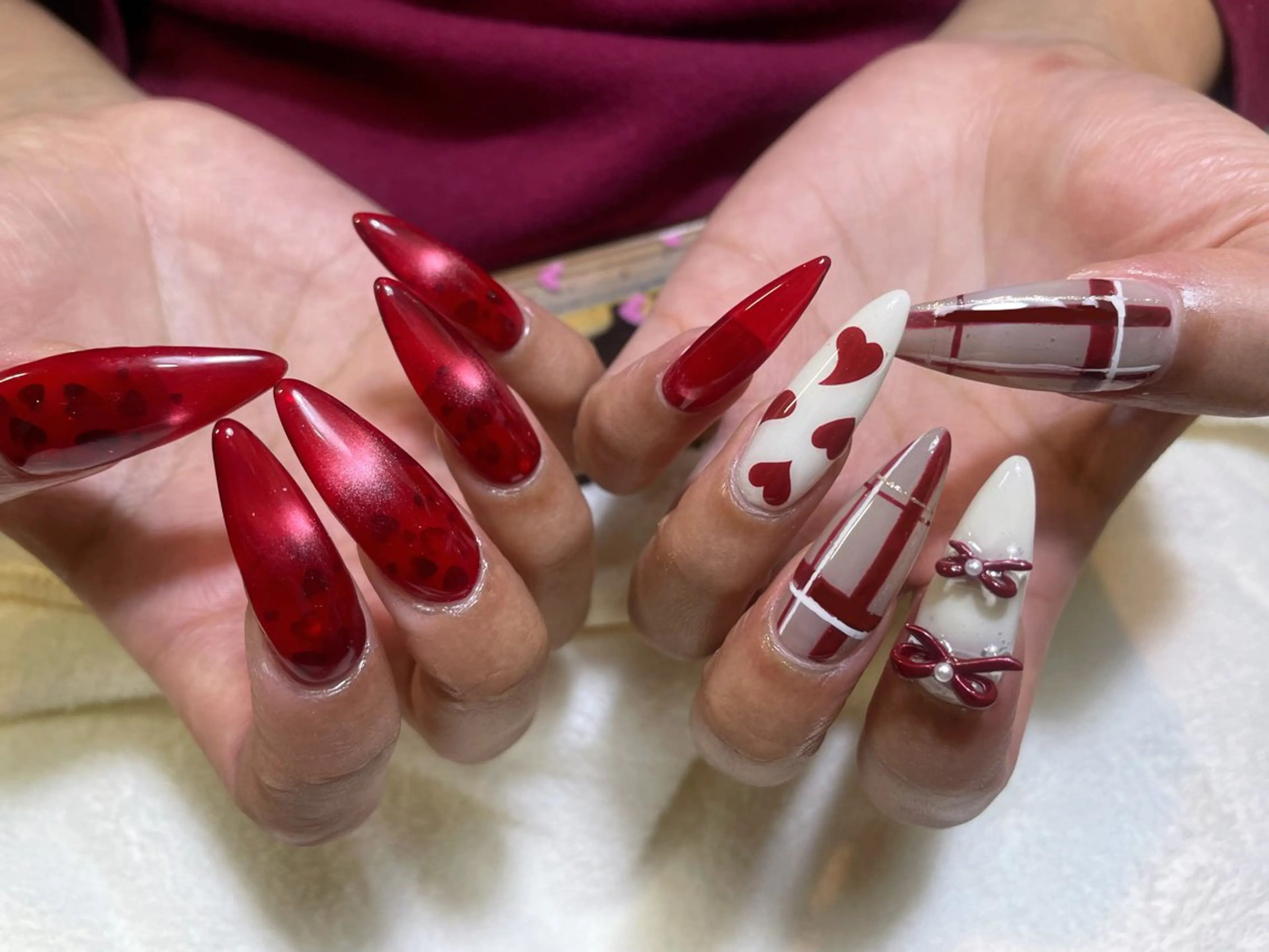 ネイル オーロラネイル 長さ出し フレンチネイル ジェルネイル ガラスフレンチ ハンドネイル Rela・S NAILのネイルデザイン